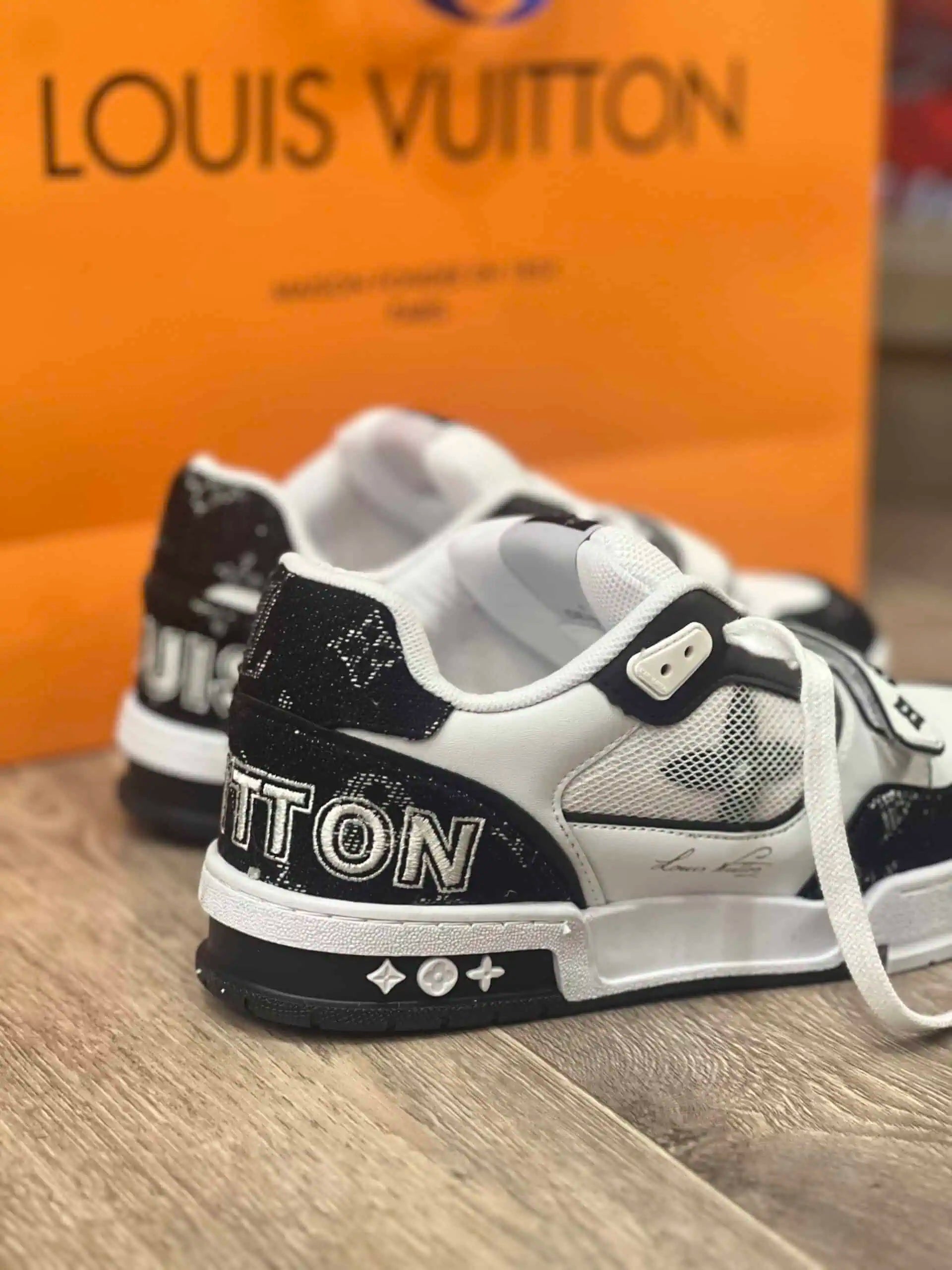 Παπούτσια Louis Vuitton – 7019 SALE