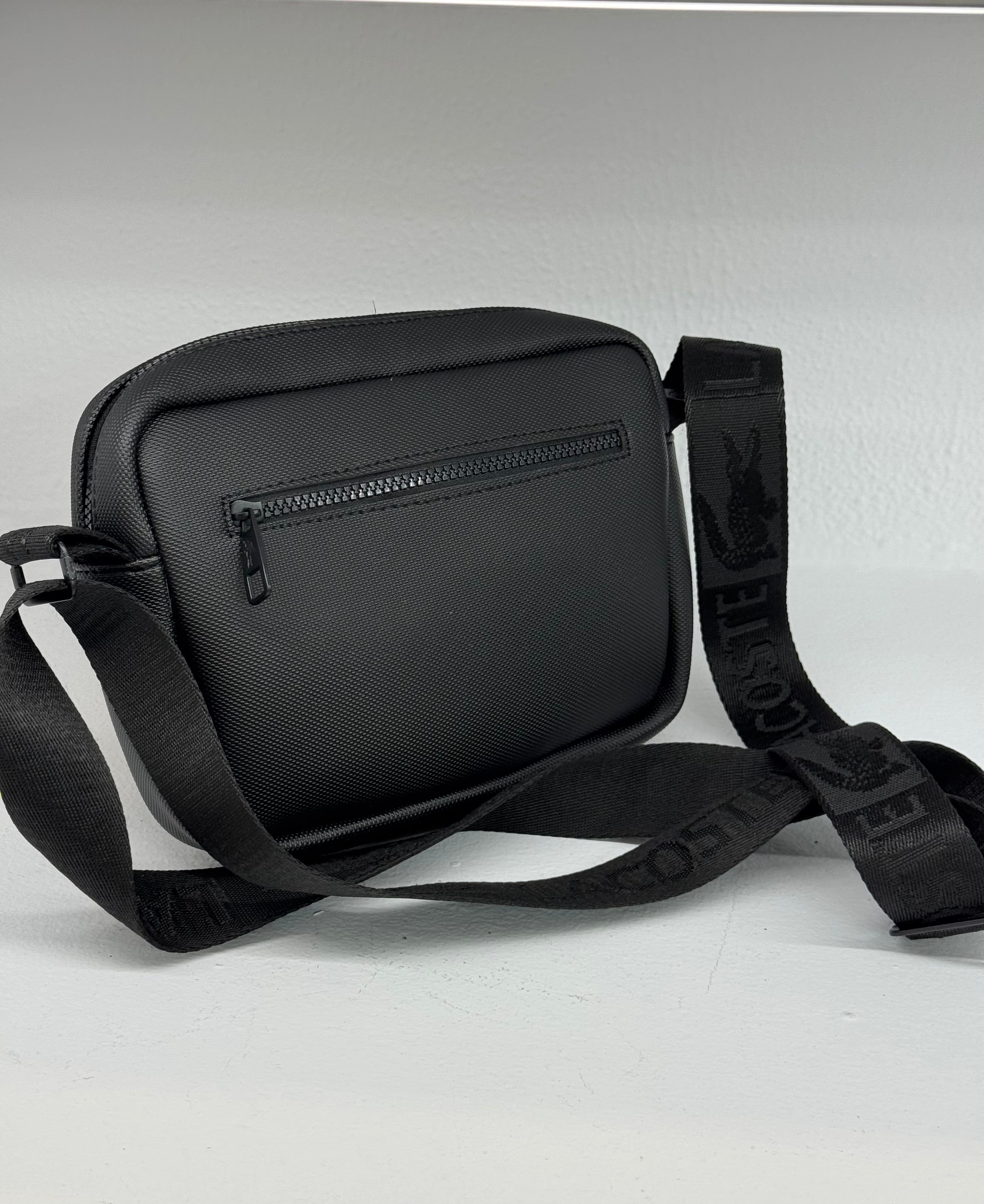 ΤΣΑΝΤΑΚΙ LACOSTE - 1220