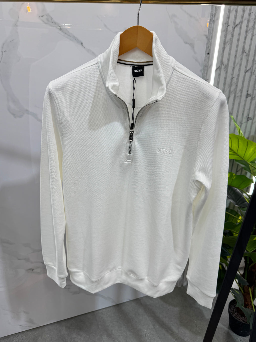 BOSS Quarter-Zip Mock Neck Pullover – White - NEW1923