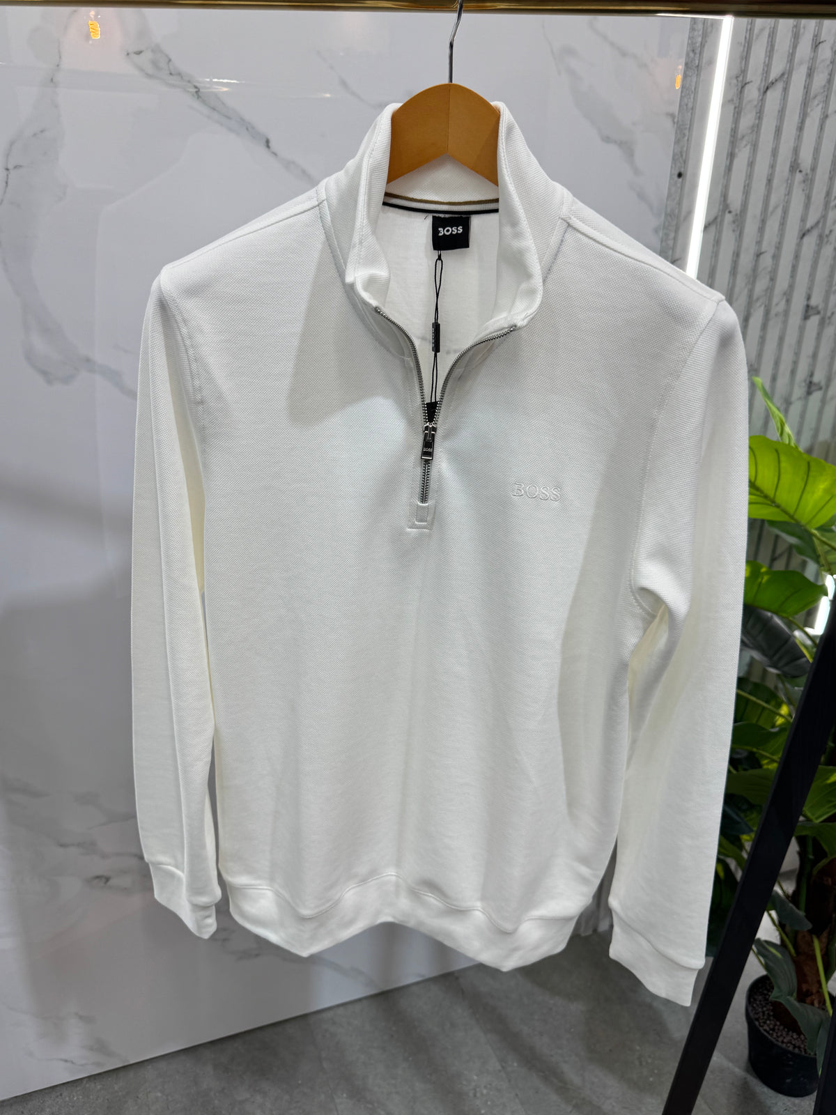 BOSS Quarter-Zip Mock Neck Pullover – White - NEW1923