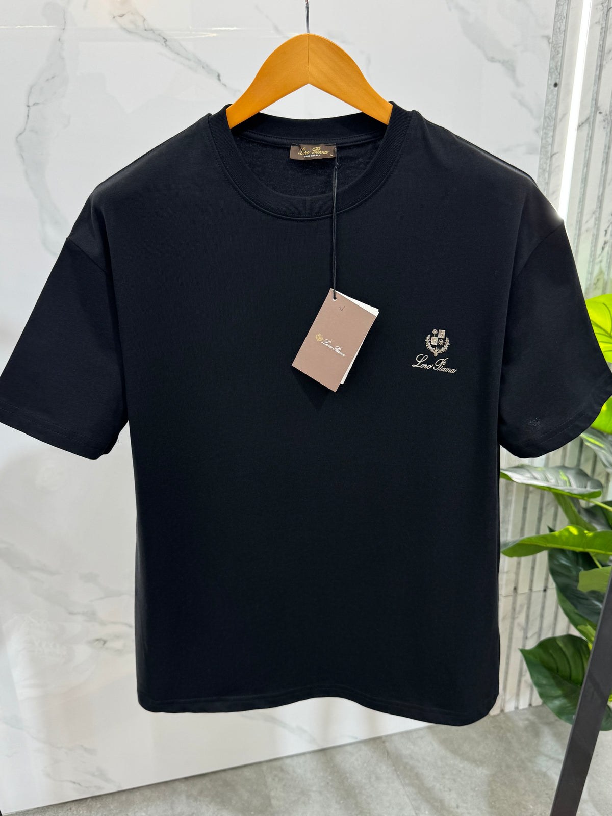 LORO PIANA Embroidered Crest Logo T-Shirt – Black - NEW1912