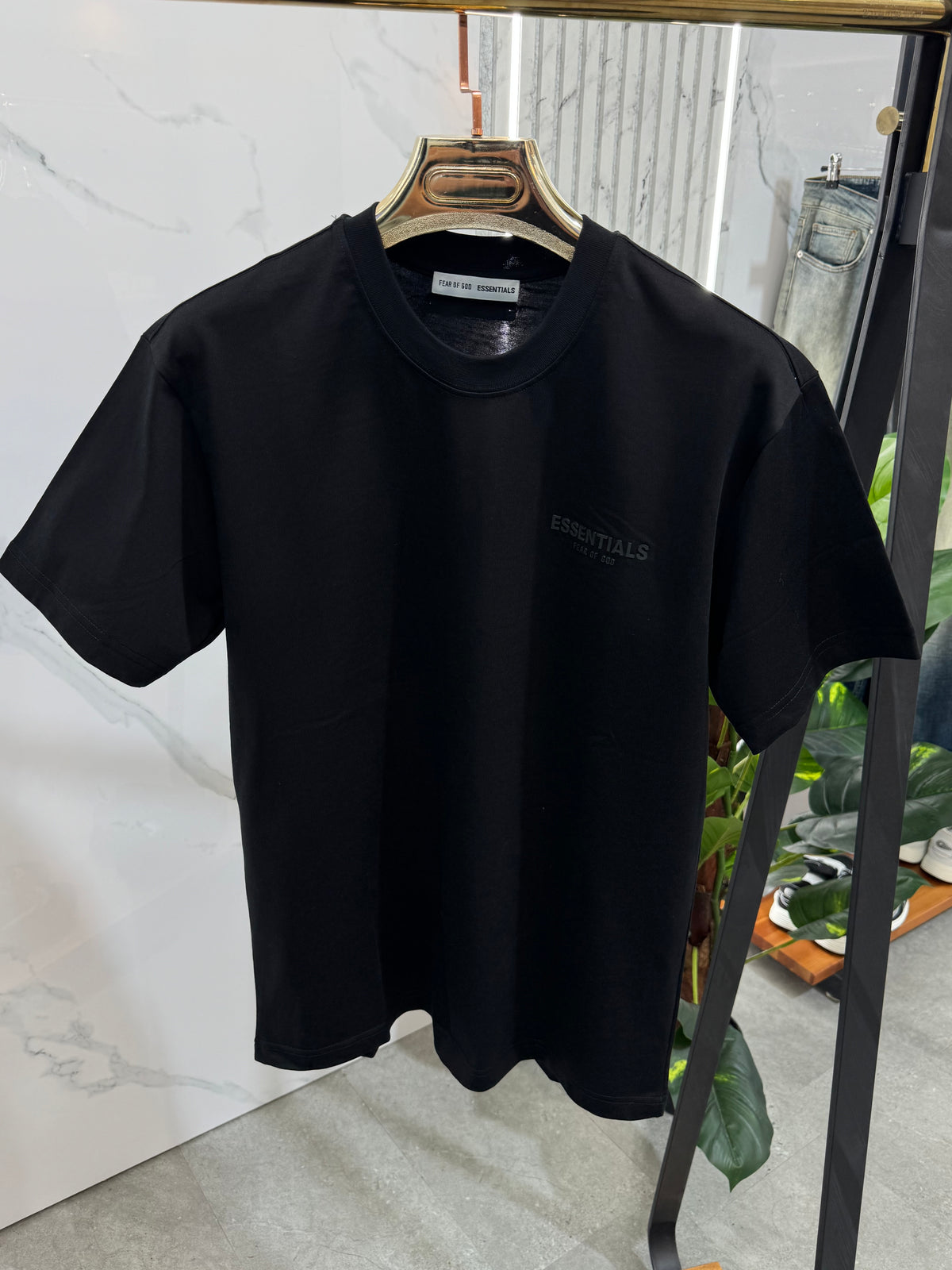FEAR OF GOD ESSENTIALS T-Shirt – Black - NEW1885
