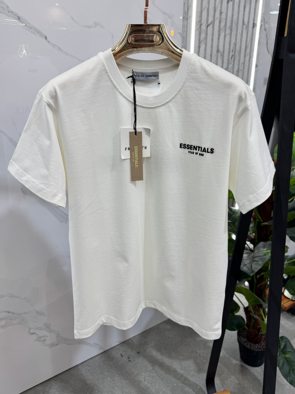 FEAR OF GOD ESSENTIALS T-Shirt – Off-White / Cream - NEW1861