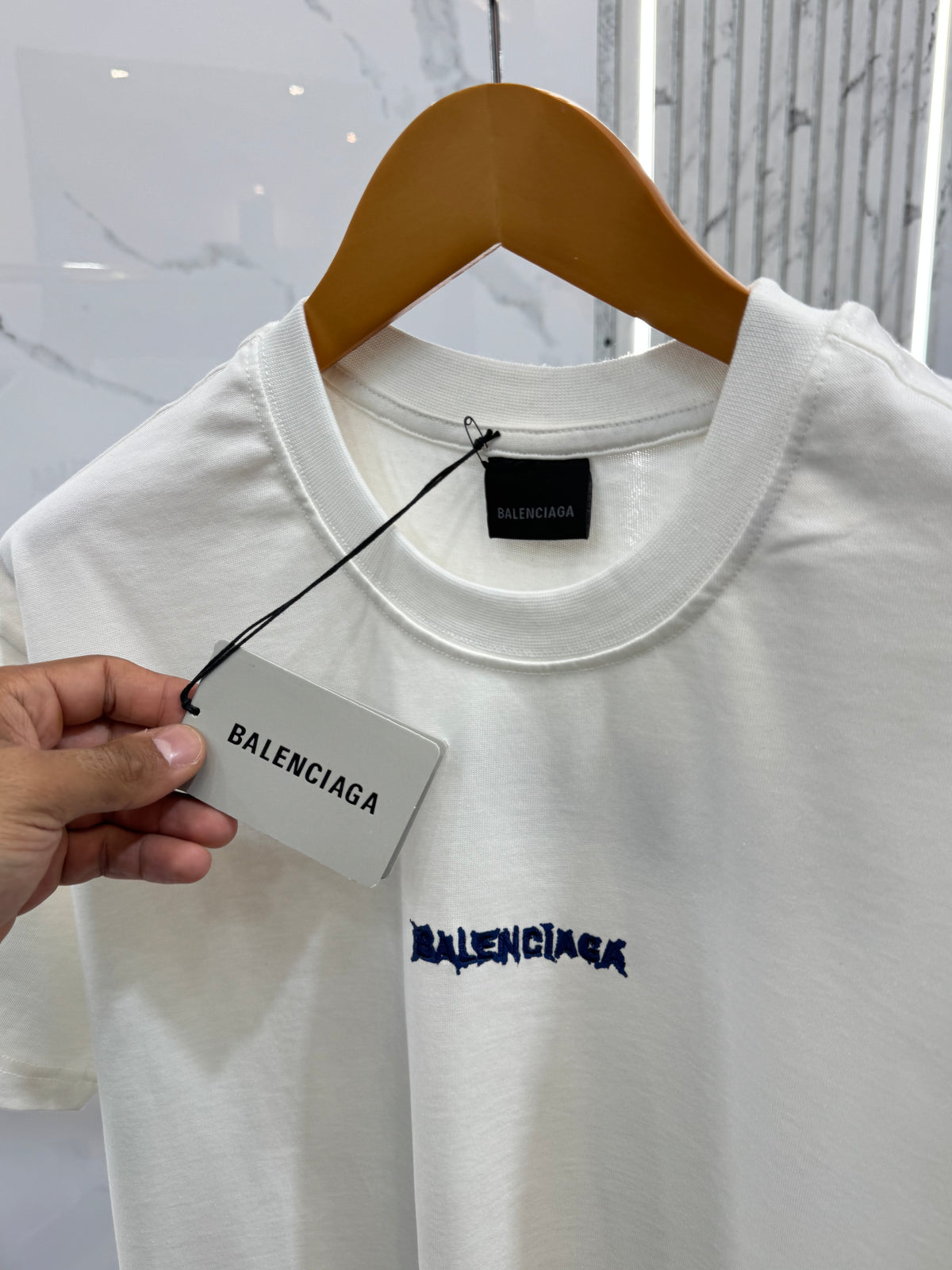 BALENCIAGA Metal Logo T-Shirt – White / Dark Blue - NEW1871