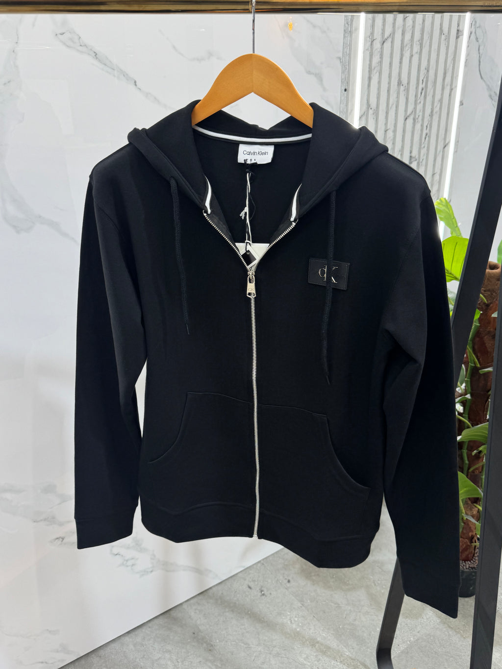 CALVIN KLEIN Full-Zip Hoodie – Black / Monogram Patch - NEW1827