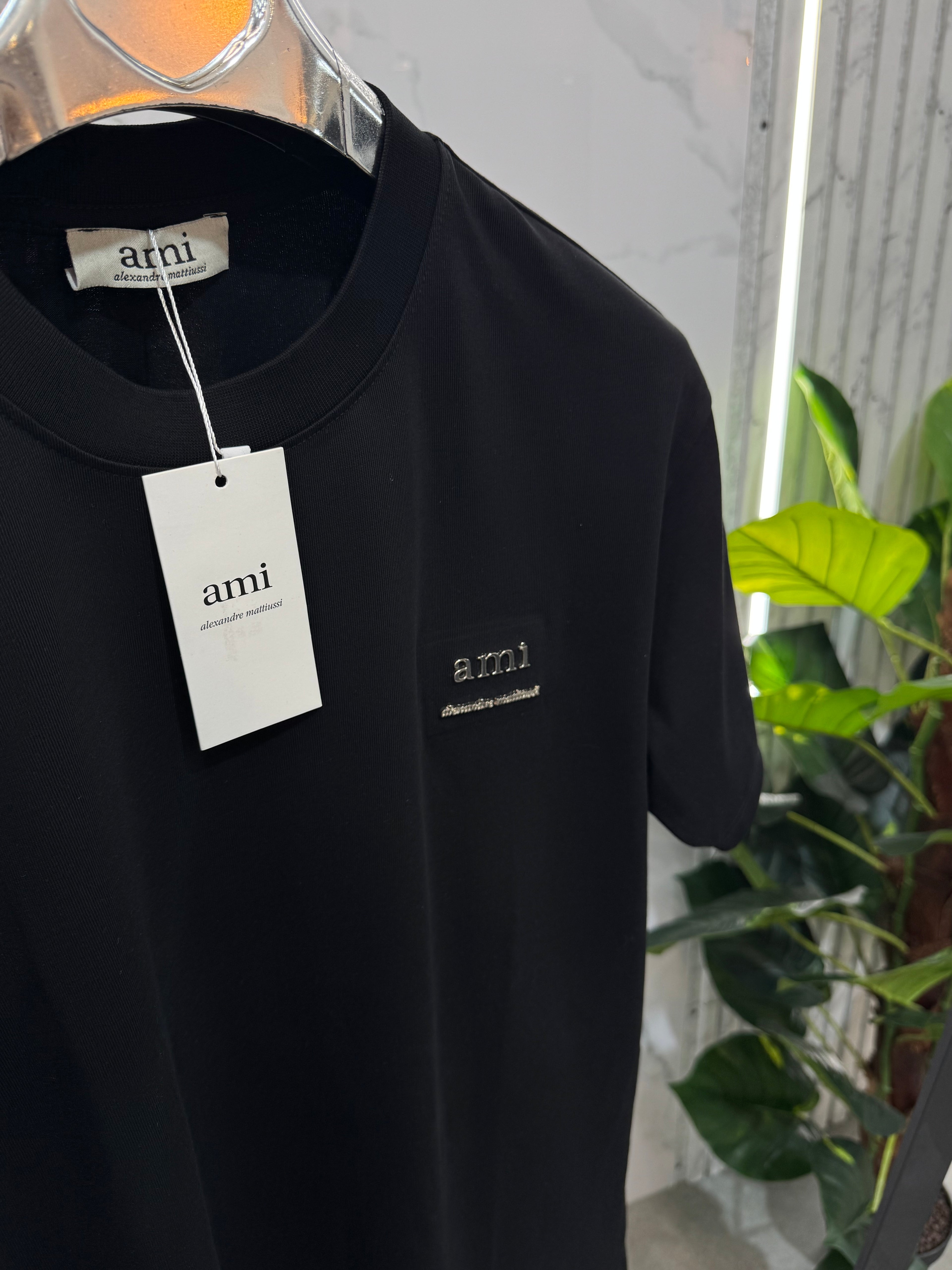 AMI Paris Patch T-Shirt - Black - NEW1637