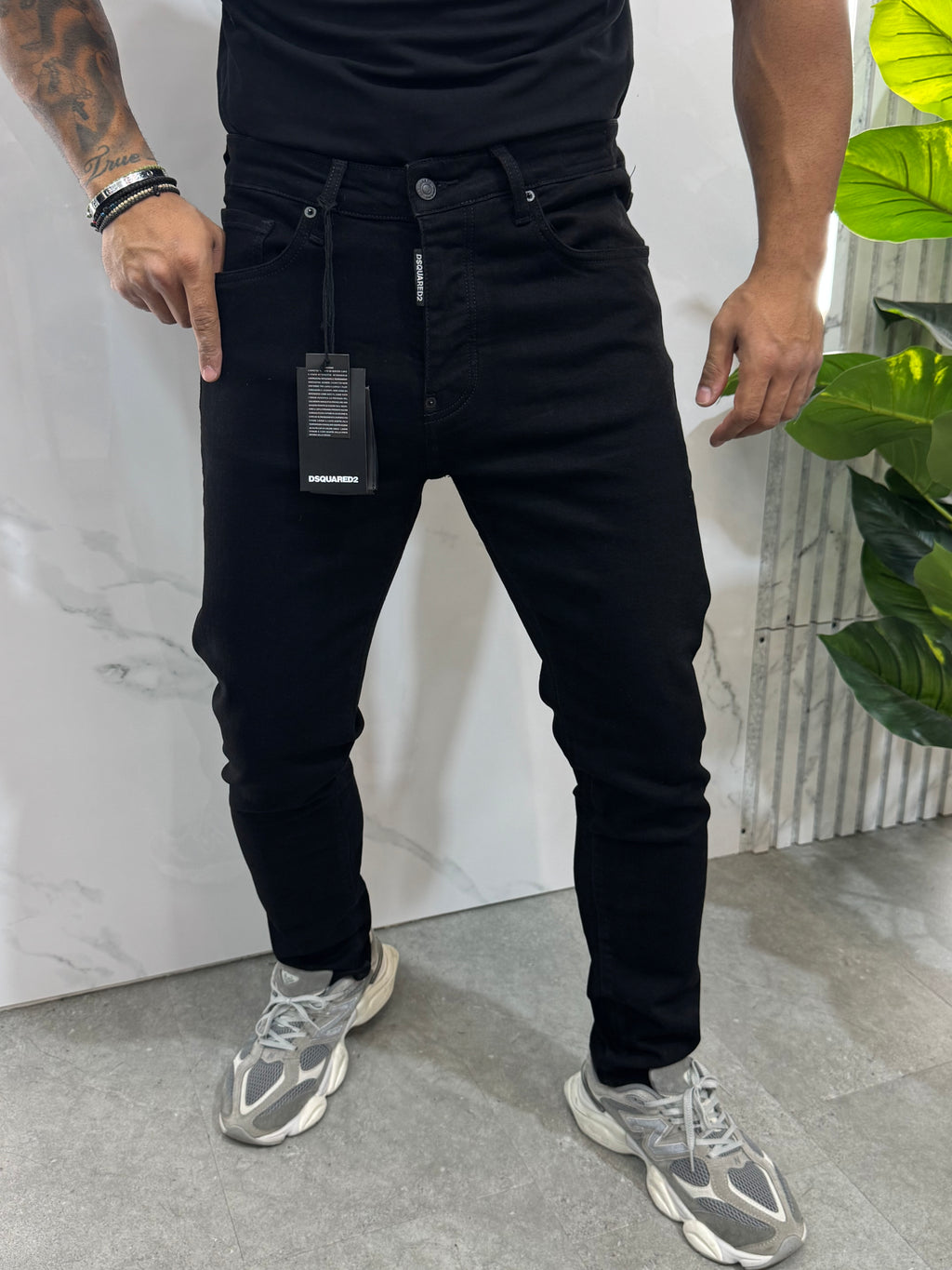 Slim Fit Clean Denim – Solid Black - NEW1890