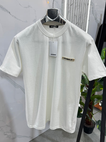JACQUEMUS Logo Label T-Shirt – Off-White / Cream - NEW1962
