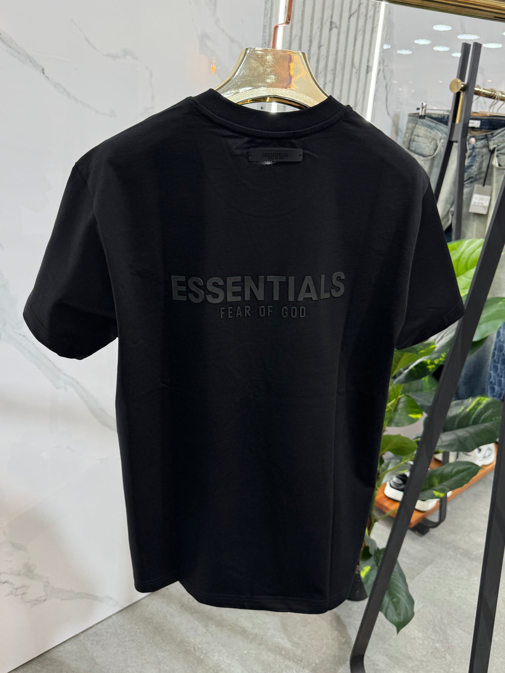 FEAR OF GOD ESSENTIALS T-Shirt – Black - NEW1885