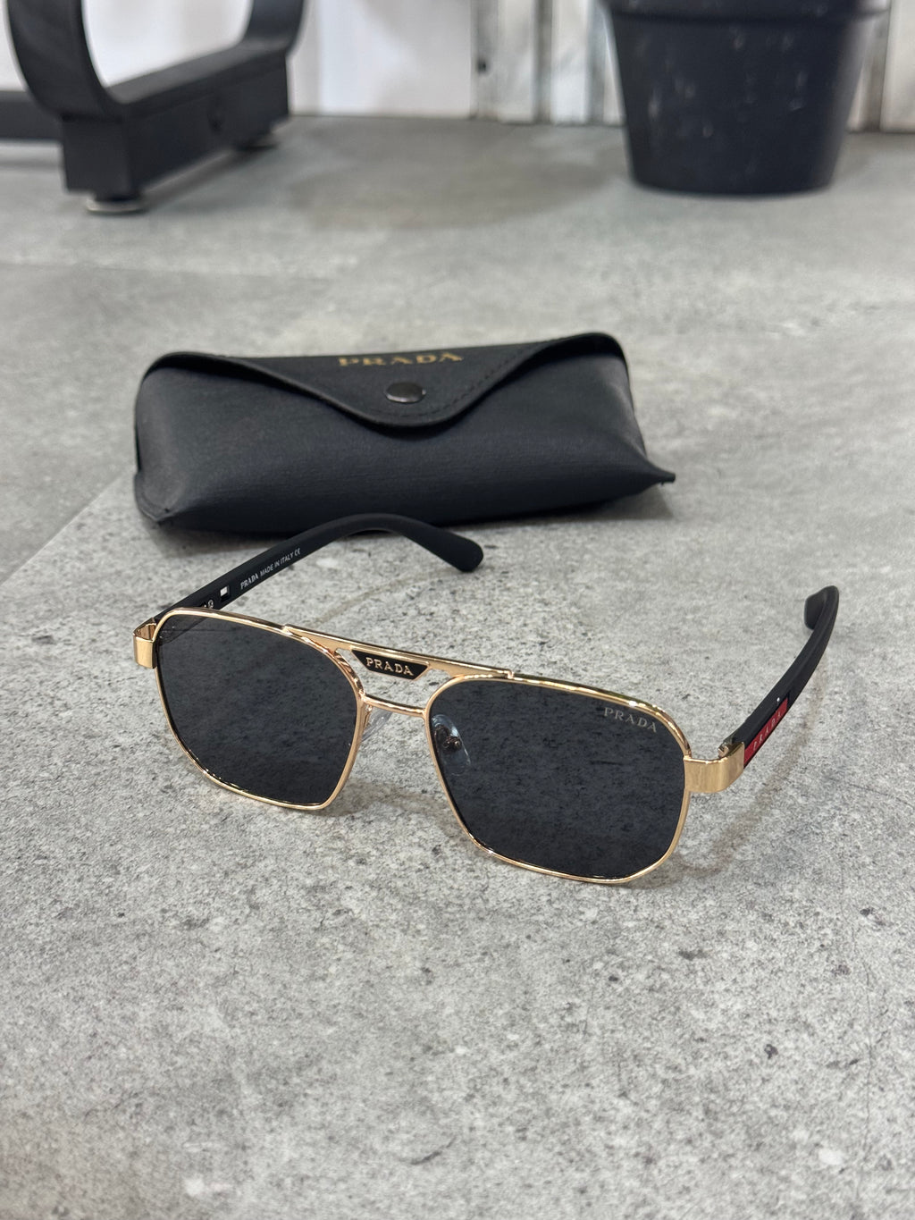 PRADA SUNGLASSE - NEW1329