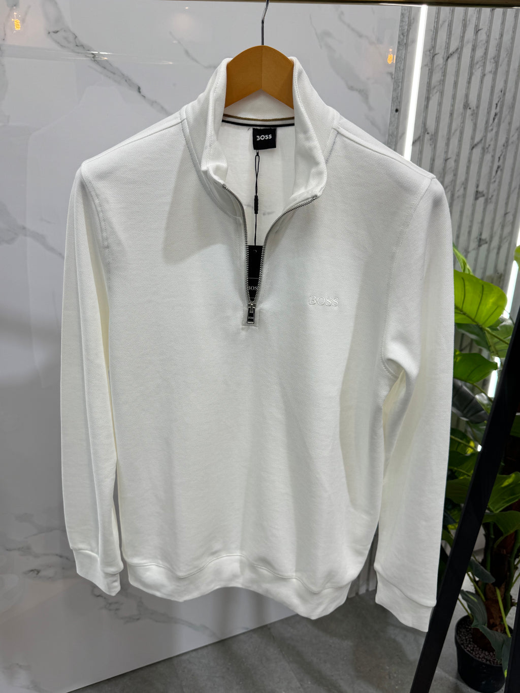 BOSS Quarter-Zip Mock Neck Pullover – White - NEW1923