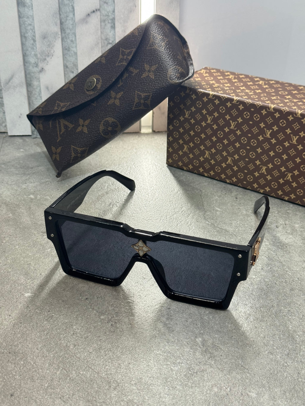 LOUIS VUITTON SUNGLASSE - NEW1561