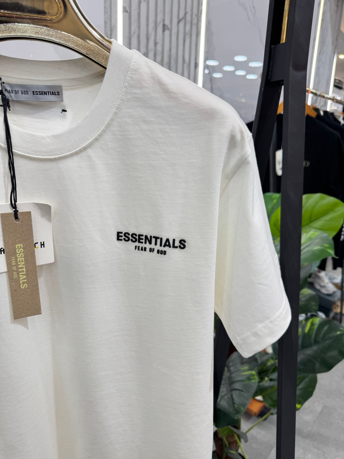 FEAR OF GOD ESSENTIALS T-Shirt – Off-White / Cream - NEW1861