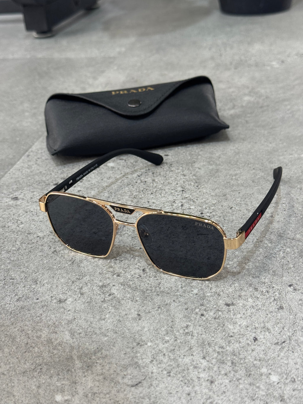 PRADA SUNGLASSE - NEW1329