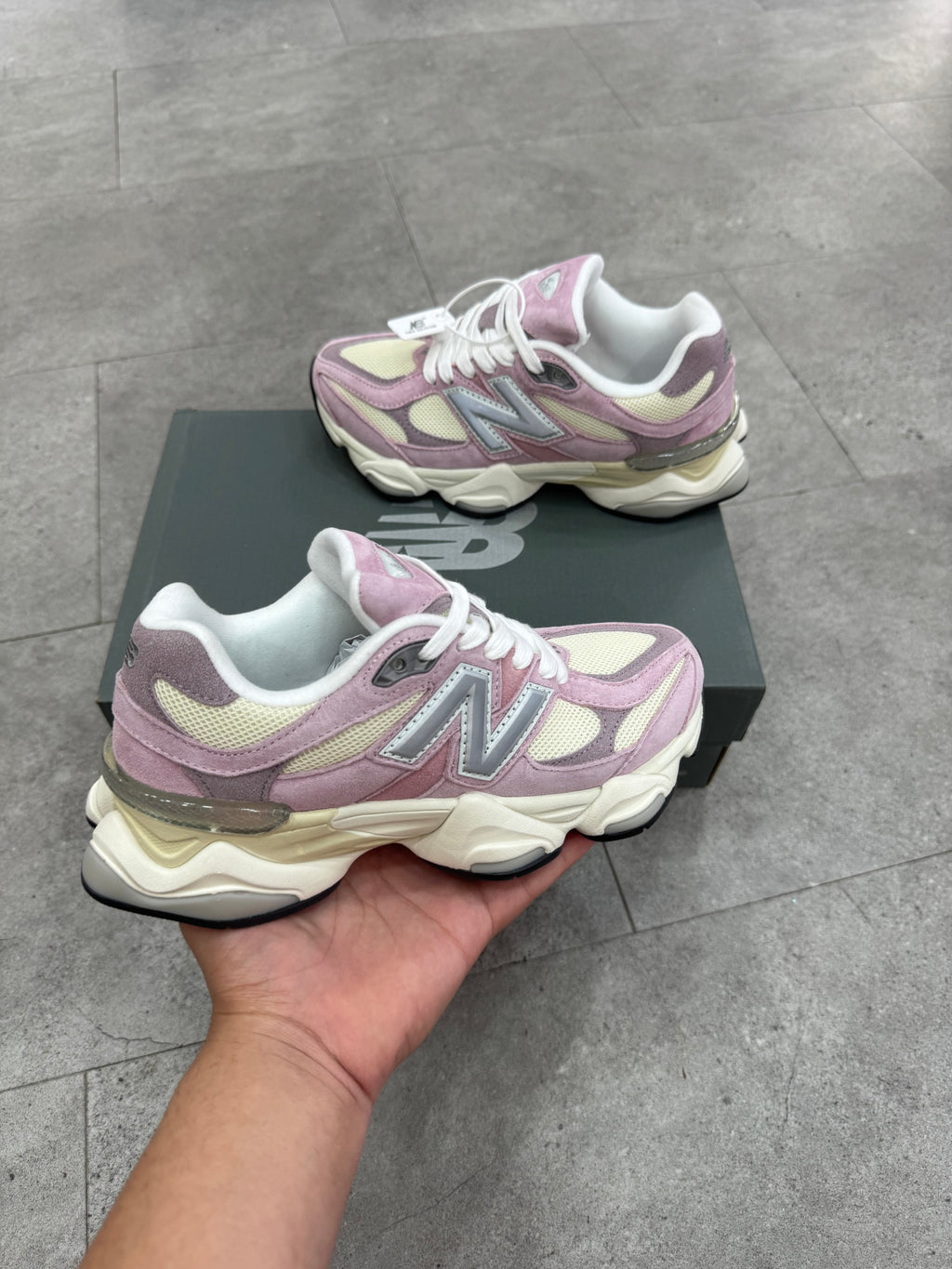NEW BALANCE 9060 – Pink / Cream - NEW1806