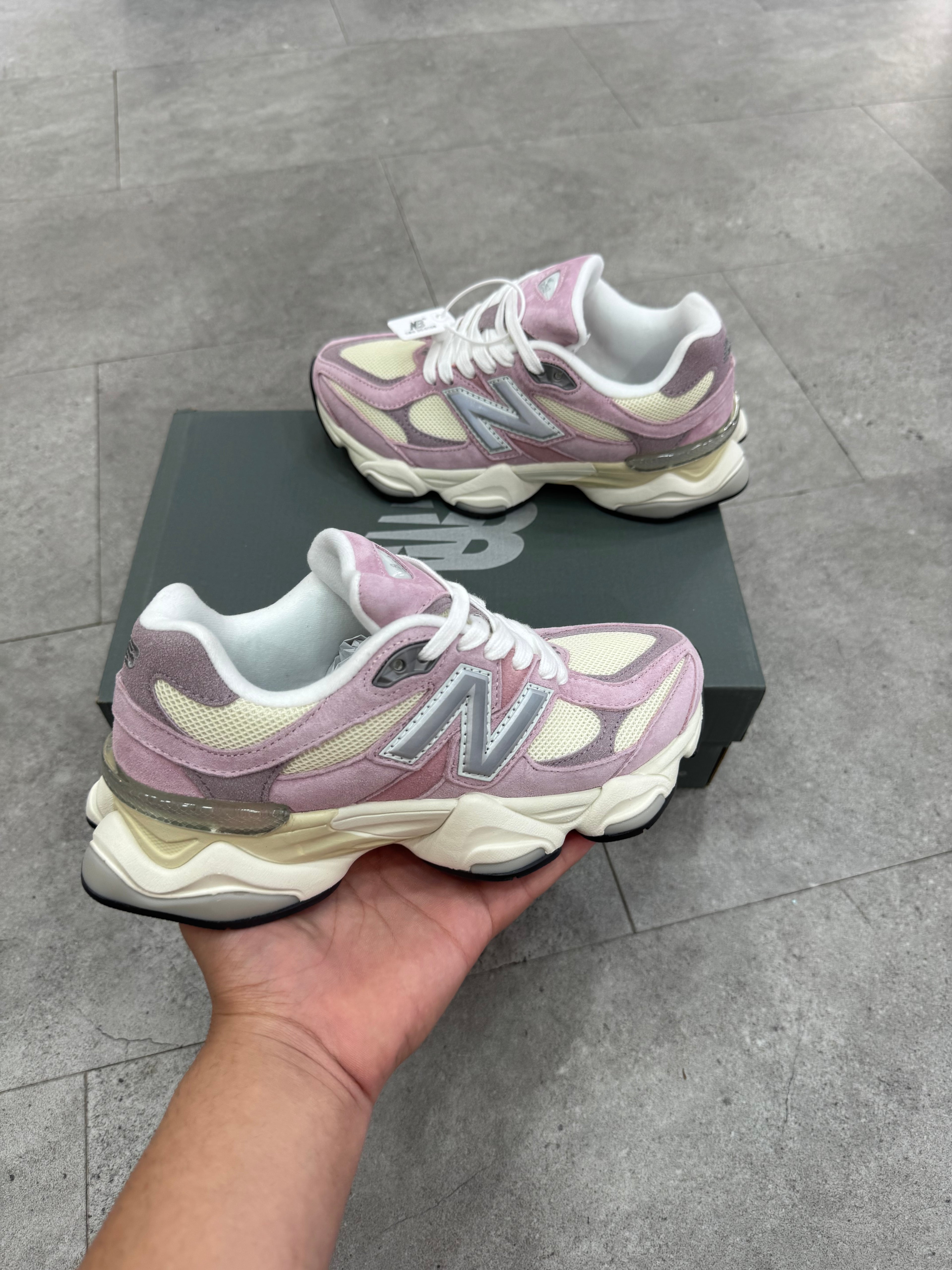 NEW BALANCE 9060 – Pink / Cream - NEW1806