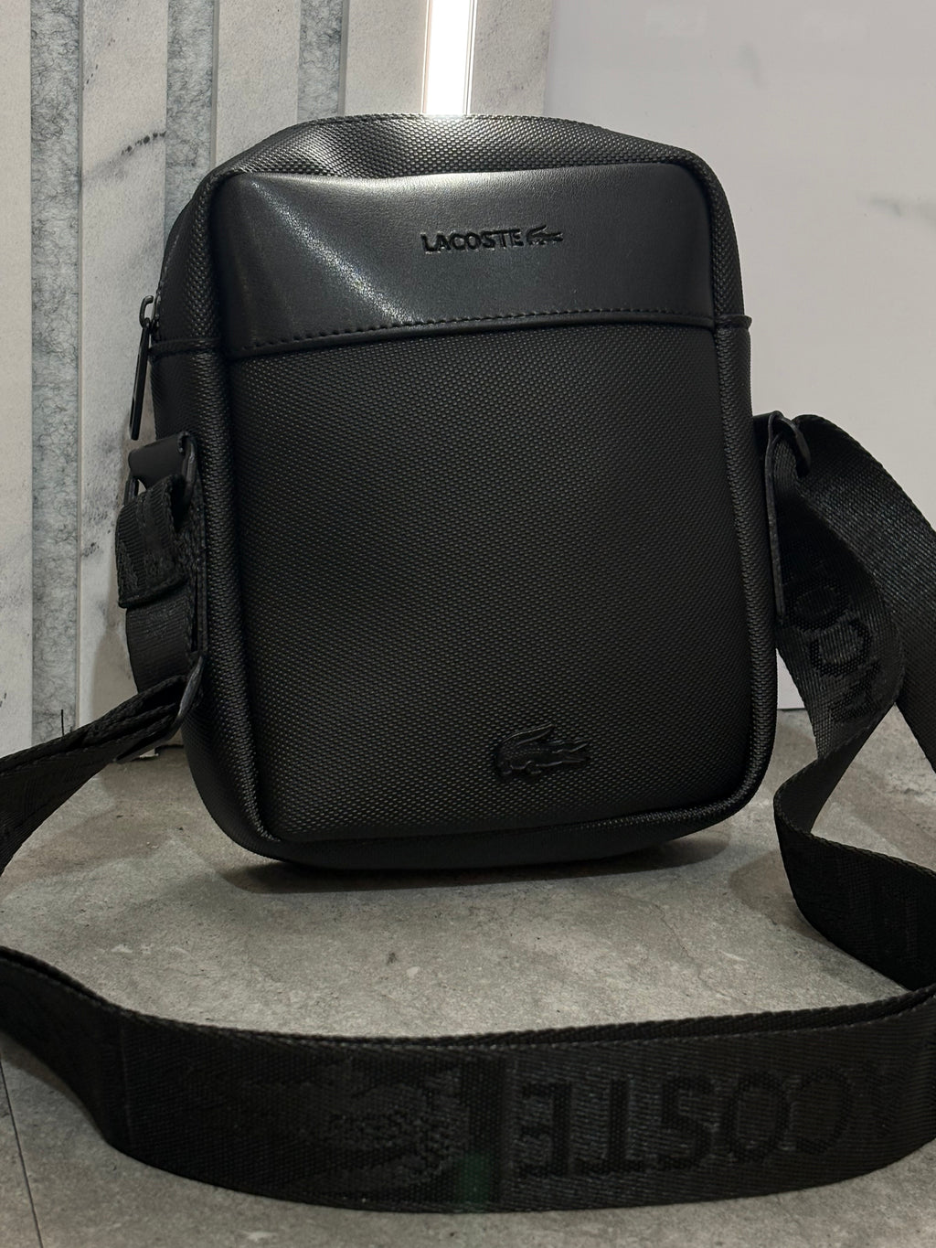 ΤΣΑΝΤΑΚΙ LACOSTE - 1402