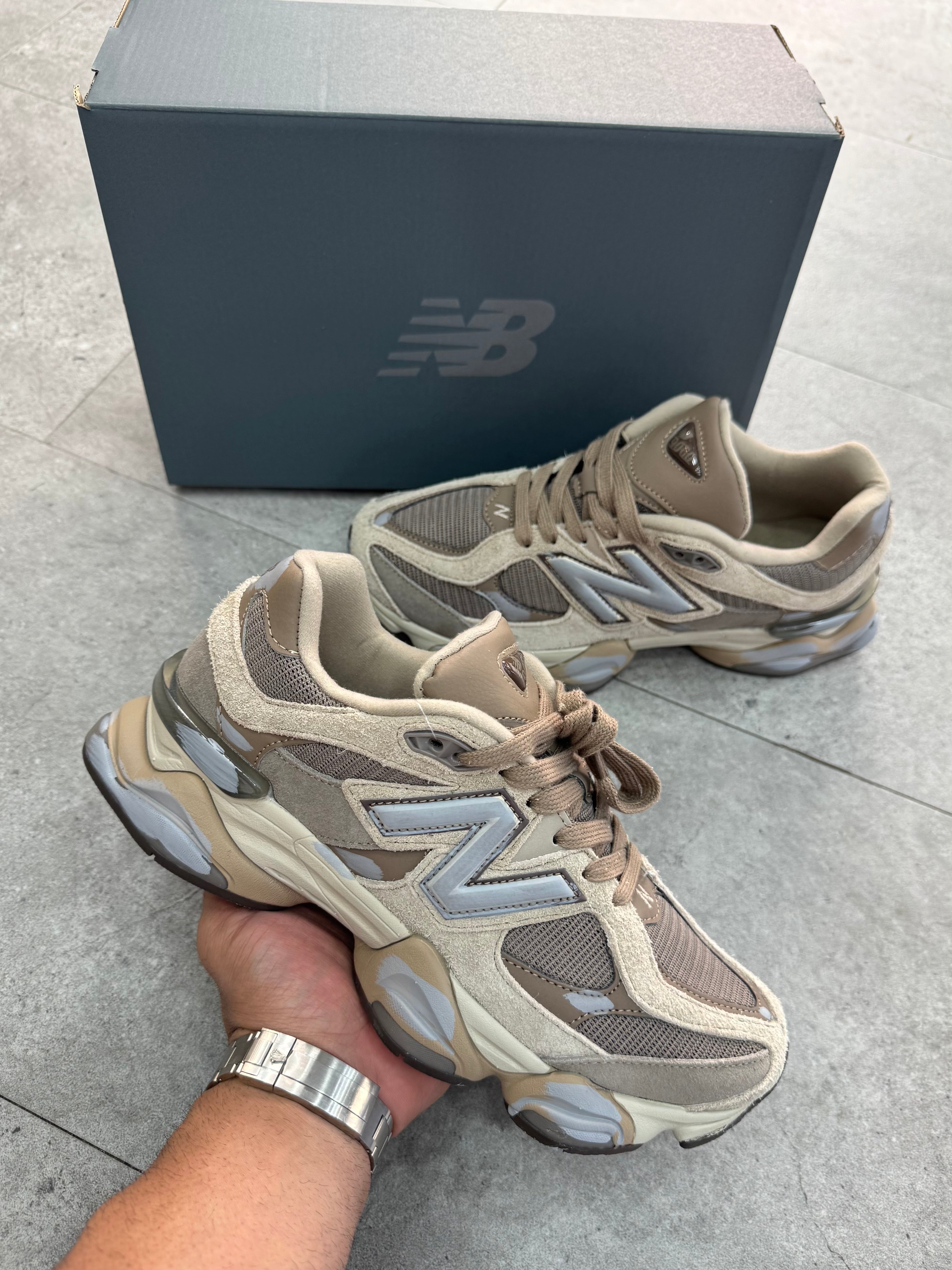 New Balance 9060 "Mushroom" - NEW1623