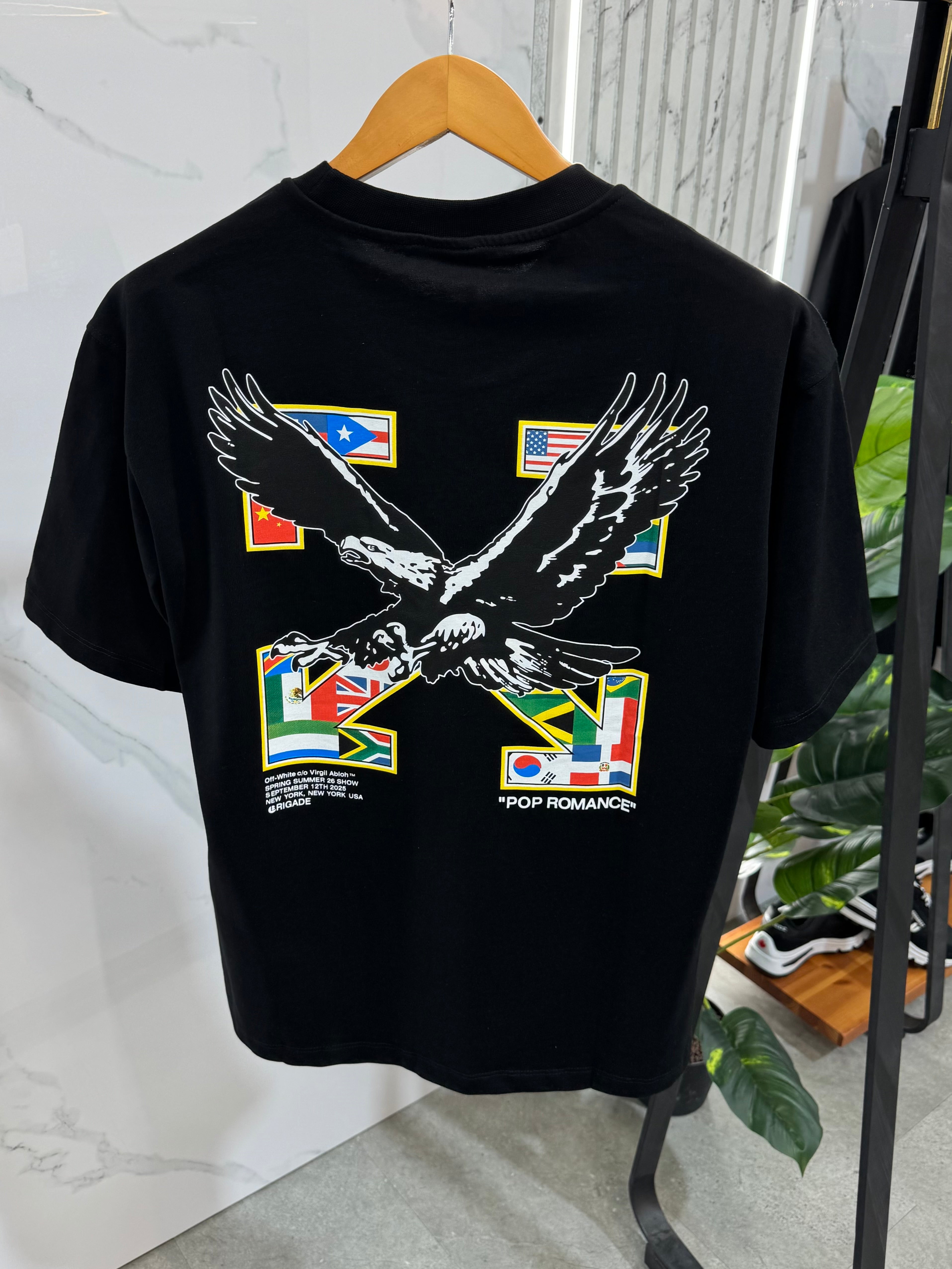 Off-White T-shirt "Eagle Pop Romance" - Black - NEW1672