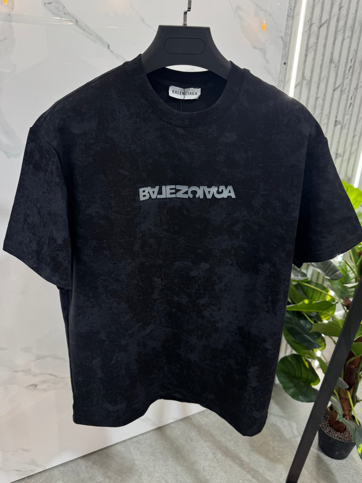 BALENCIAGA Acid-Wash Mirrored Logo T-Shirt – Black - NEW1919
