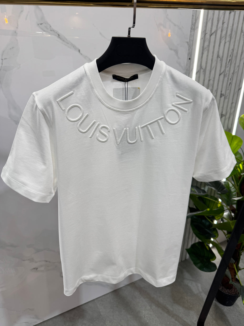 LOUIS VUITTON Curved Embossed Logo T-Shirt – White - NEW1921