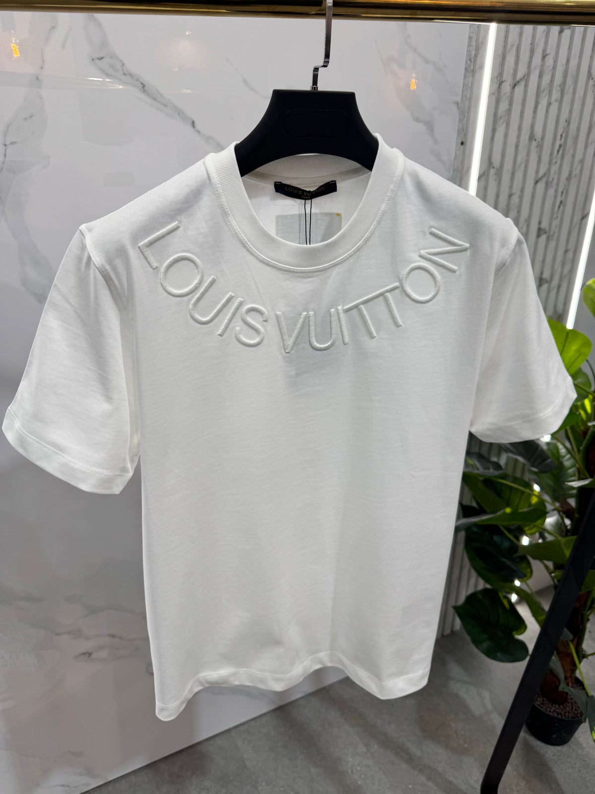 LOUIS VUITTON Curved Embossed Logo T-Shirt – White - NEW1921