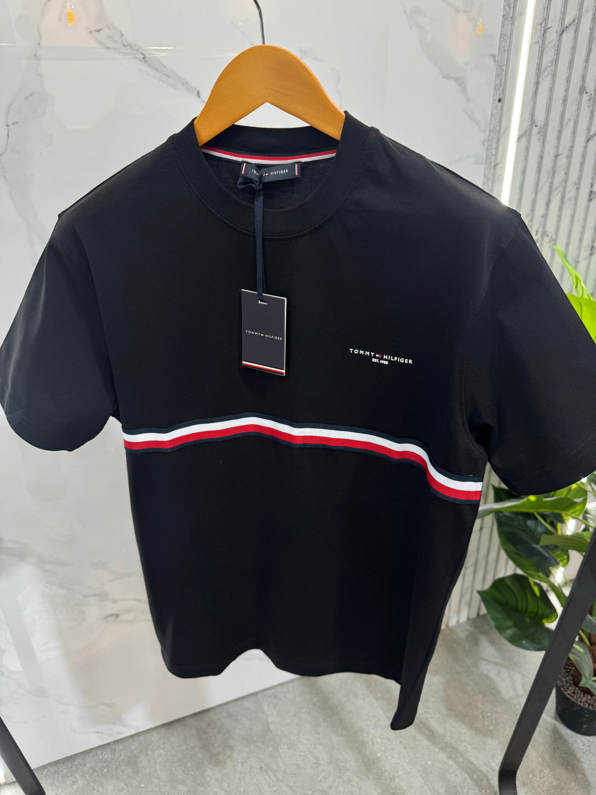 TOMMY HILFIGER Striped Panel Logo T-Shirt – Black - NEW1914