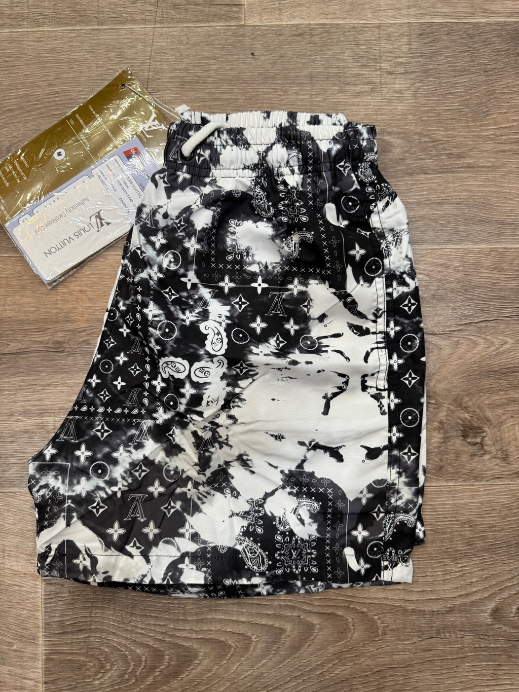 LOUIS VUITTON Monogram Bandana Swim Shorts – Black / White - NEW1109
