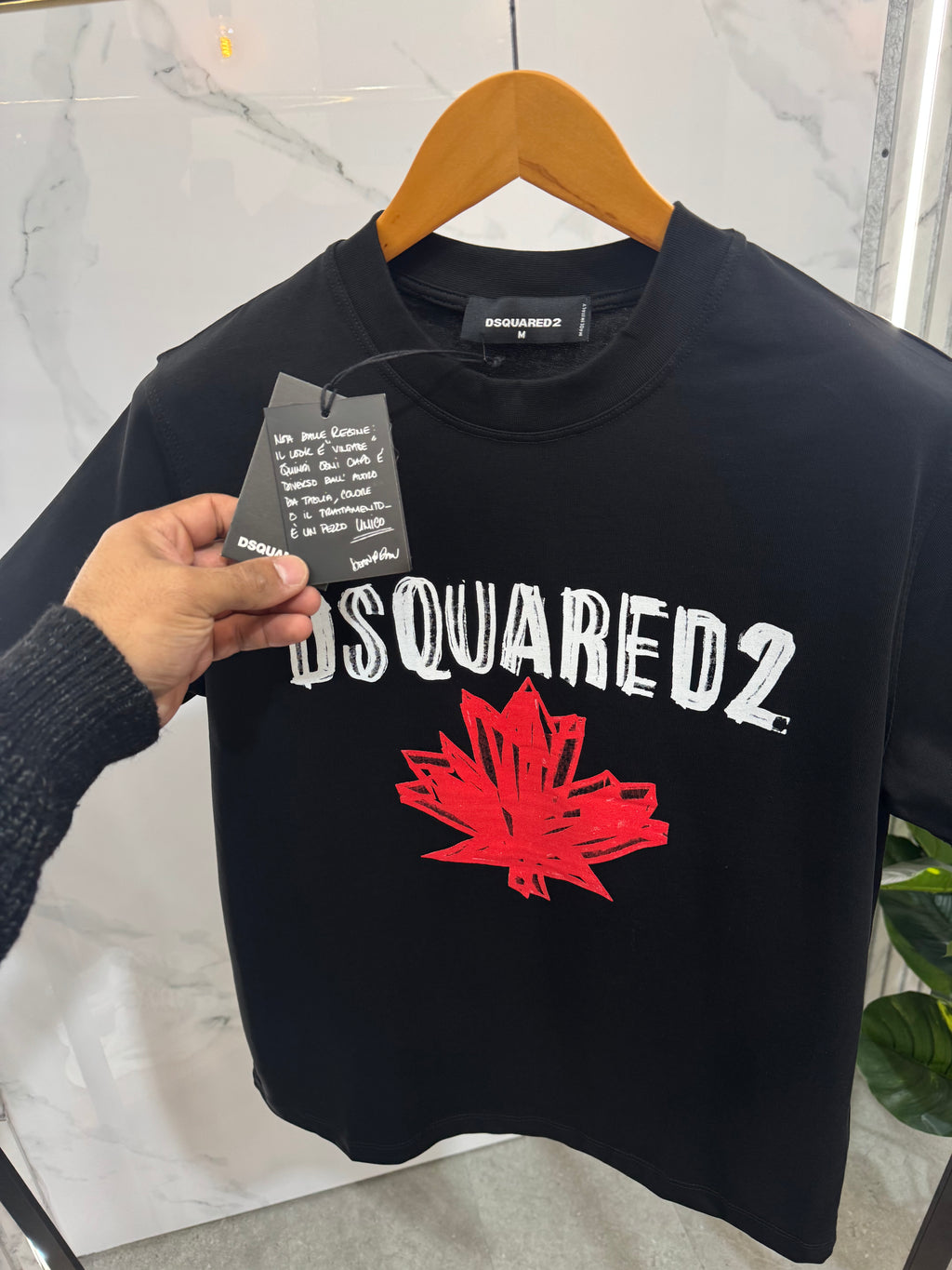 Premium Maple Leaf Graphic Crewneck T-Shirt – Black - NEW1917