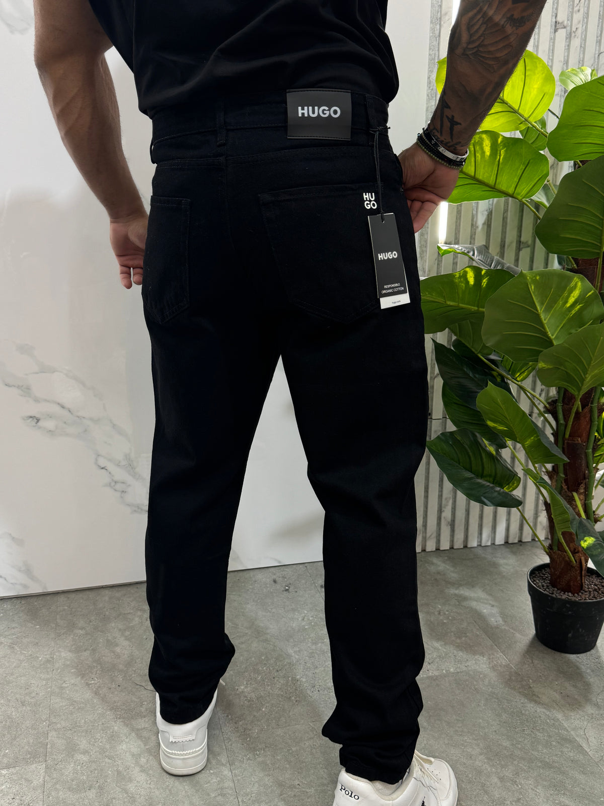 HUGO Straight / Regular Fit Jeans – Black - NEW1831