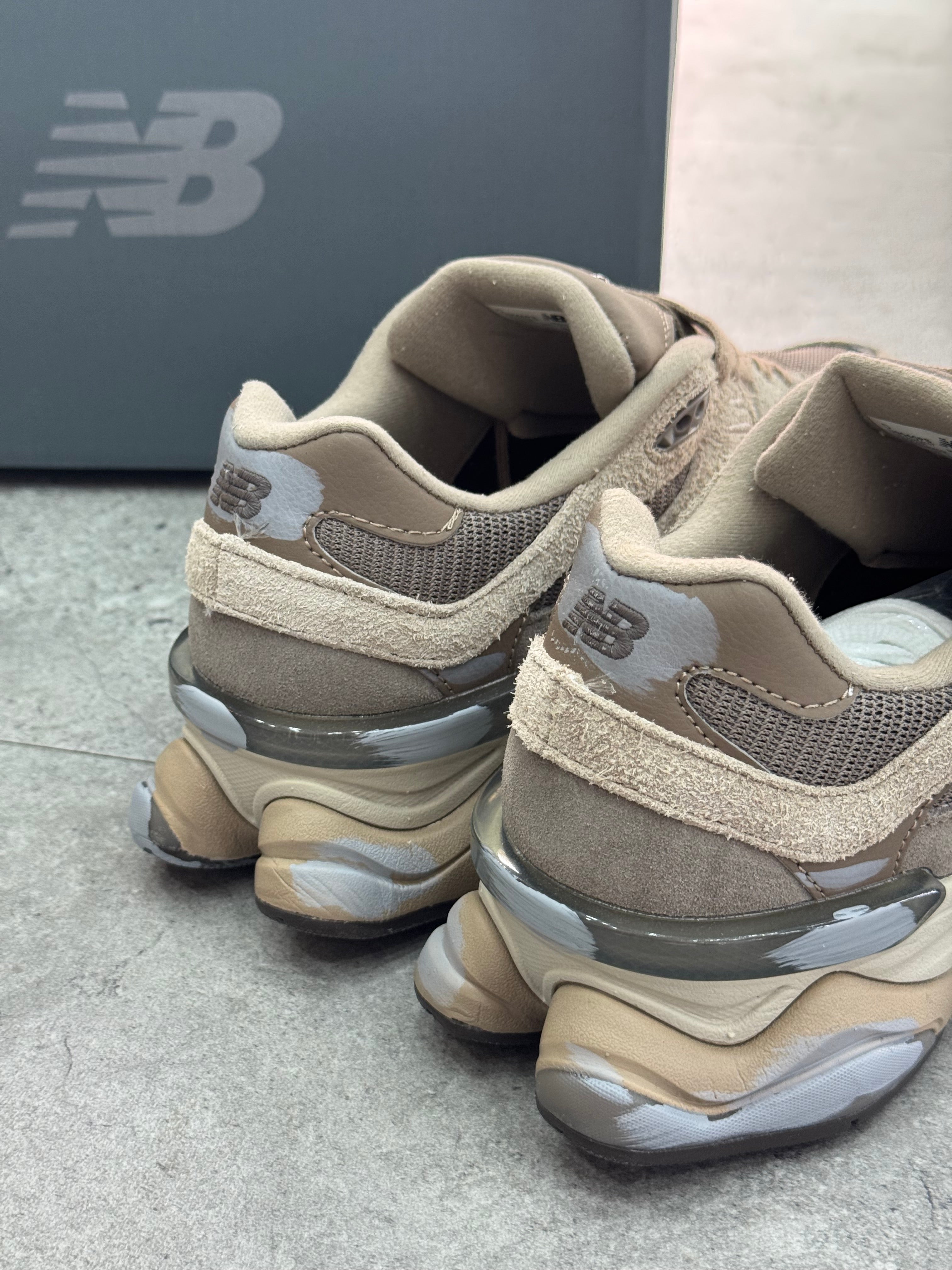 New Balance 9060 "Mushroom" - NEW1623