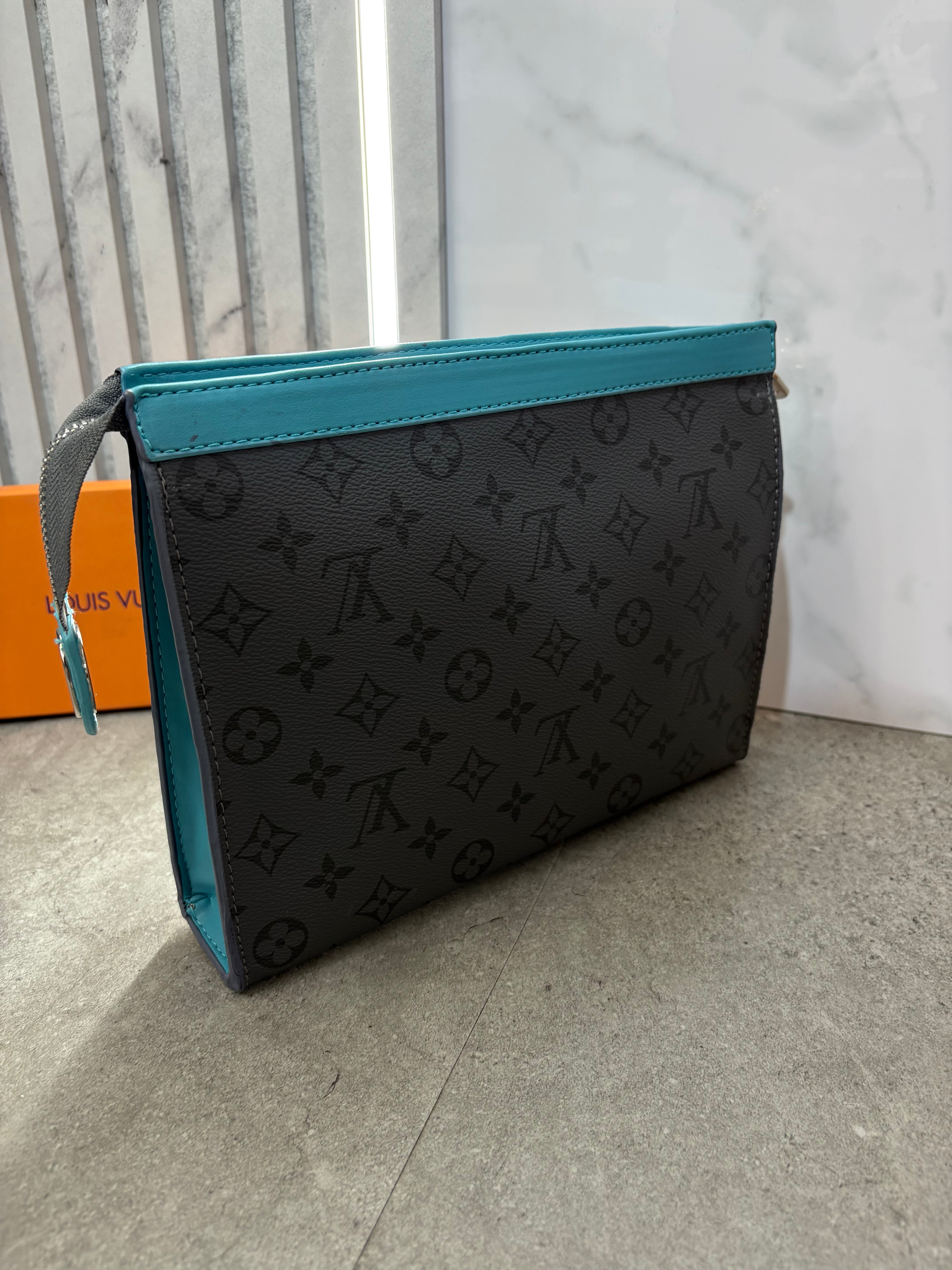 ΤΣΑΝΤΑΚΙ ΧΕΙΡΟΣ LOUIS VUITTON - NEW1388