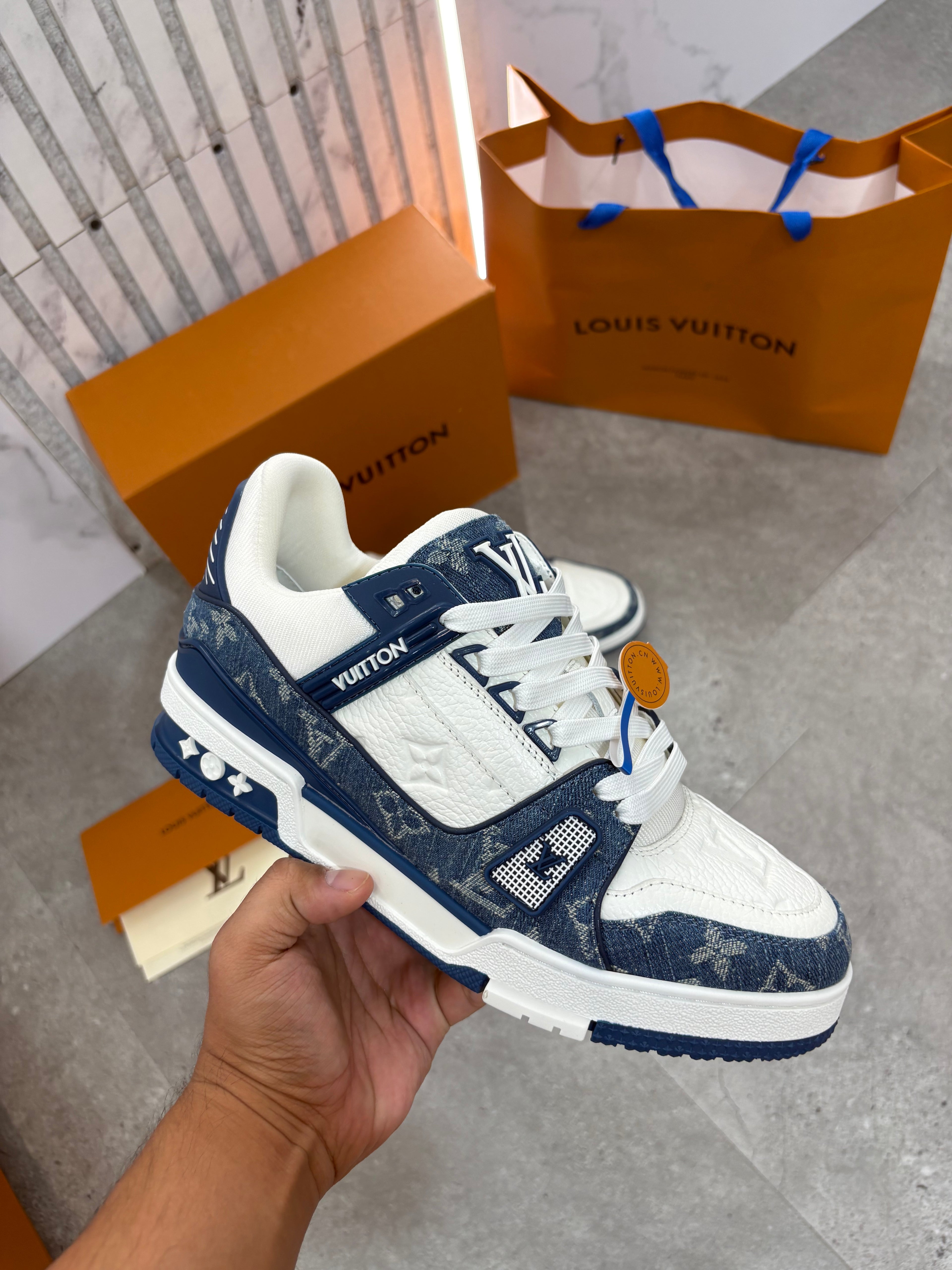 LOUIS VUITTON TRAINER - PREMIUM SNEAKER 1226