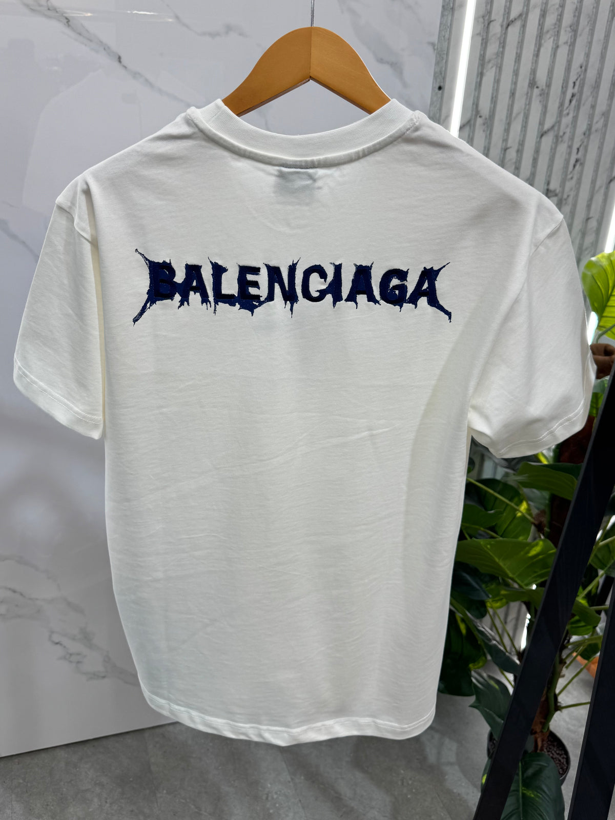 BALENCIAGA Metal Logo T-Shirt – White / Dark Blue - NEW1871