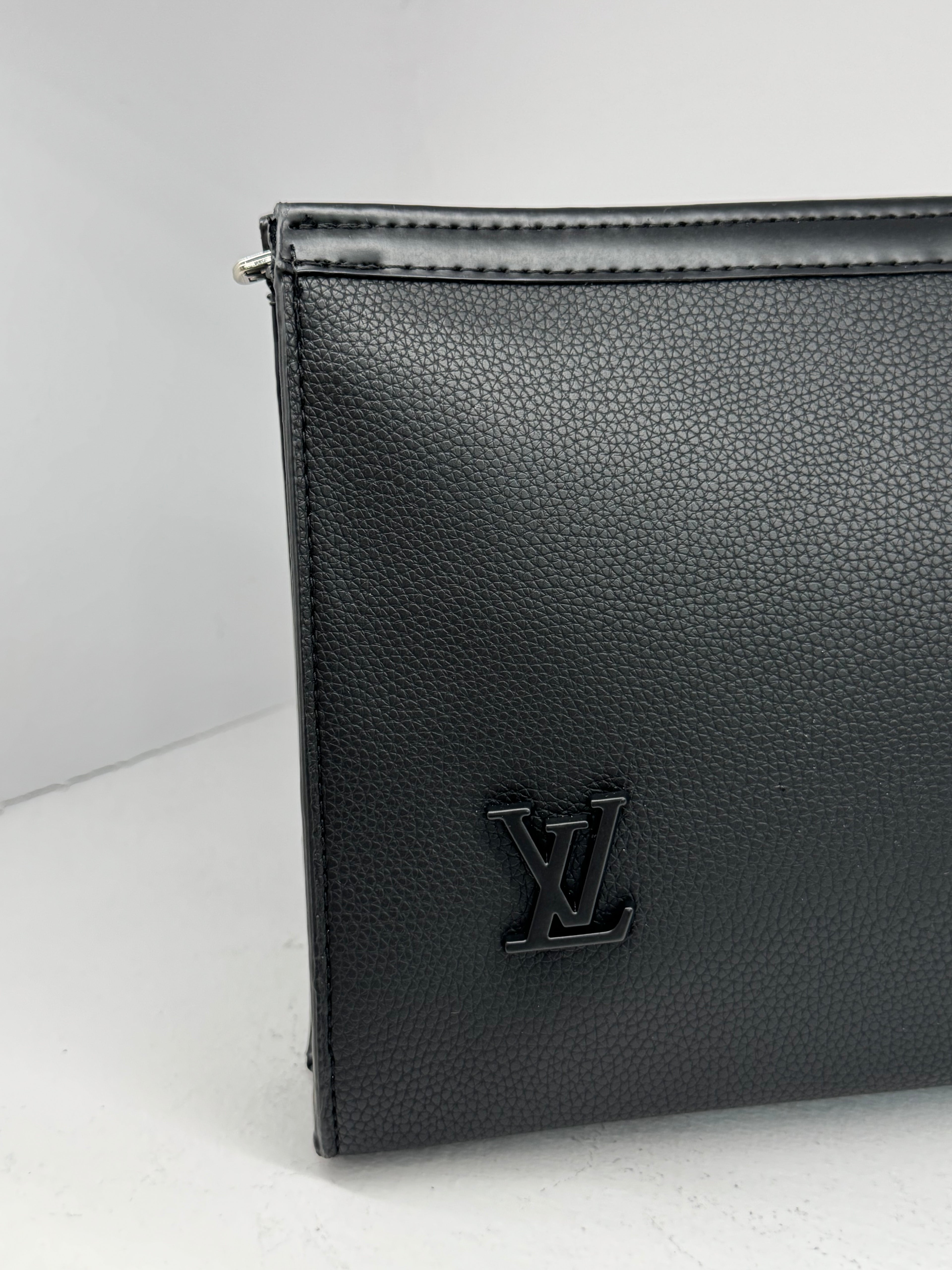 ΤΣΑΝΤΑΚΙ ΧΕΙΡΟΣ LOUIS VUITTON - NEW1175