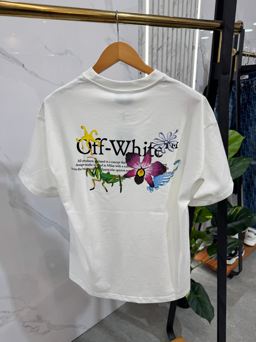 OFF-WHITE Praying Mantis & Floral Oversized T-Shirt – White - NEW1756
