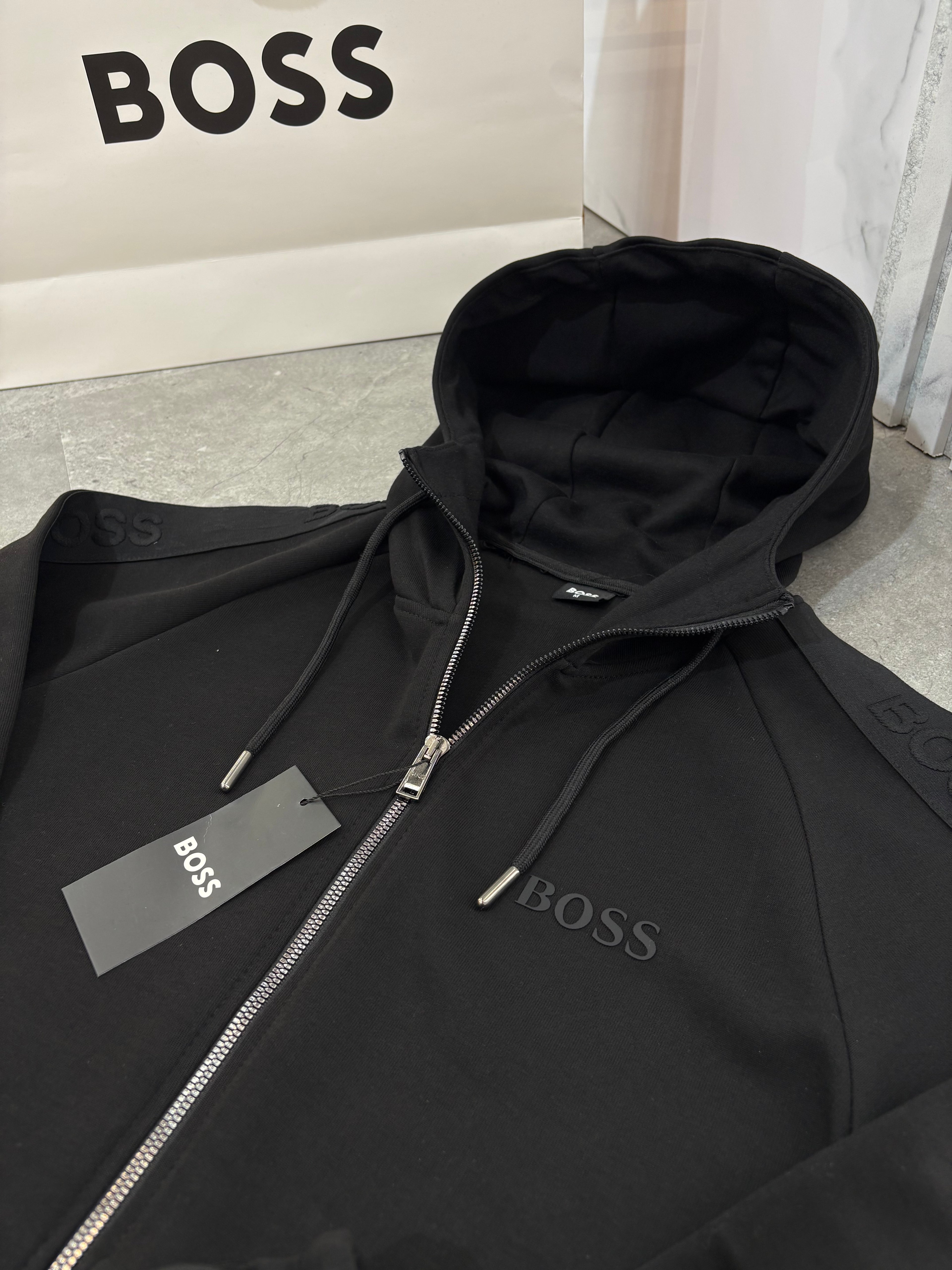 OUTFIT SET HUGO BOSS - NEW1276