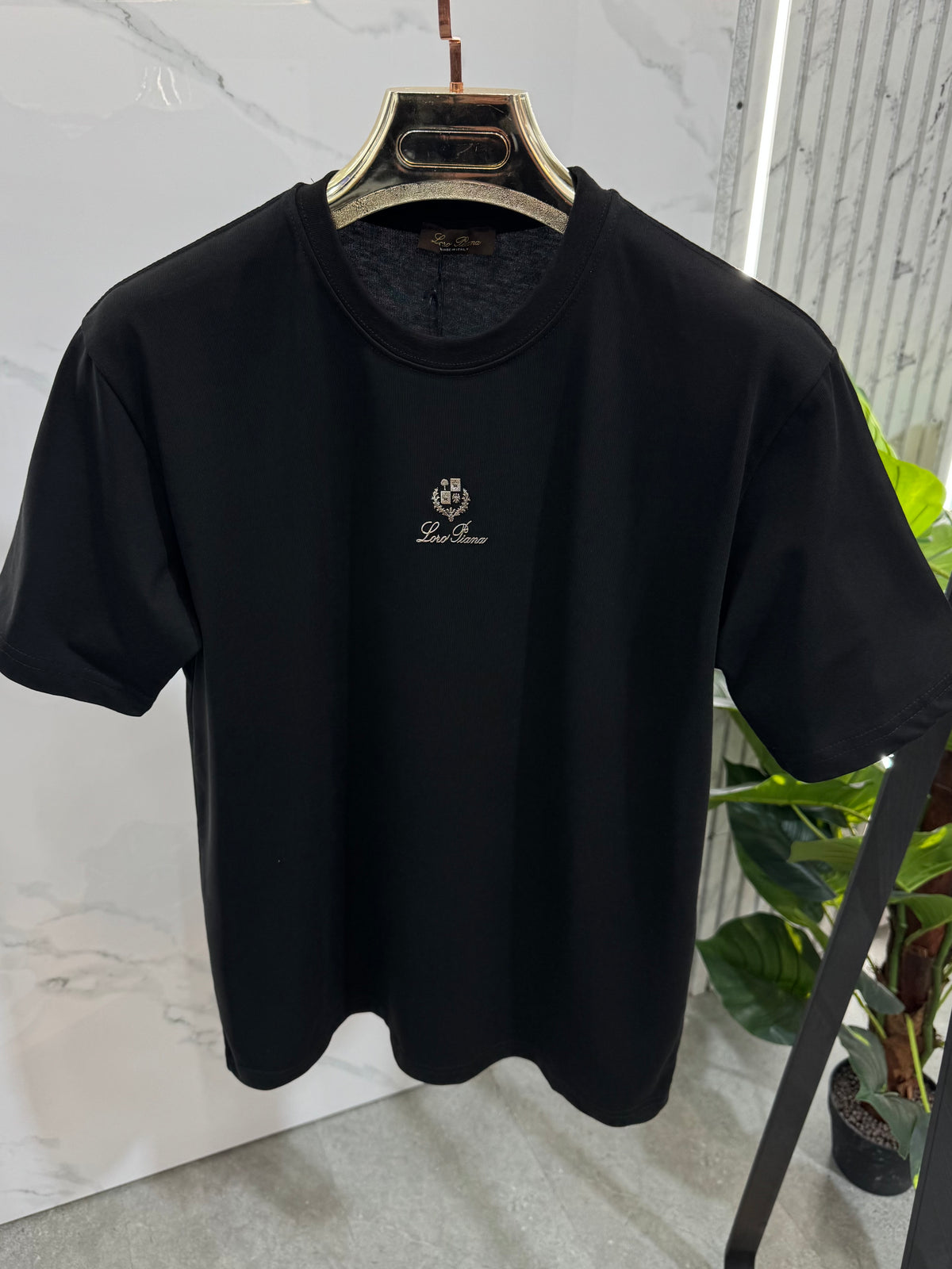 LORO PIANA Centered Crest Embroidered T-Shirt – Black - NEW1913