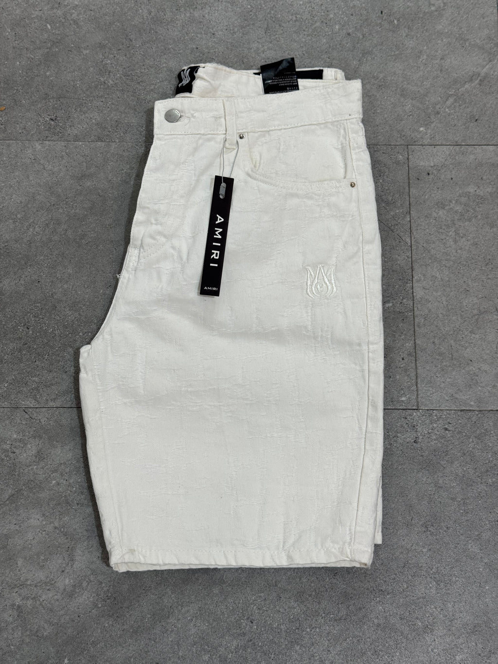 AMIRI Textured Emblem Denim Shorts – Off-White / Cream - NEW1782