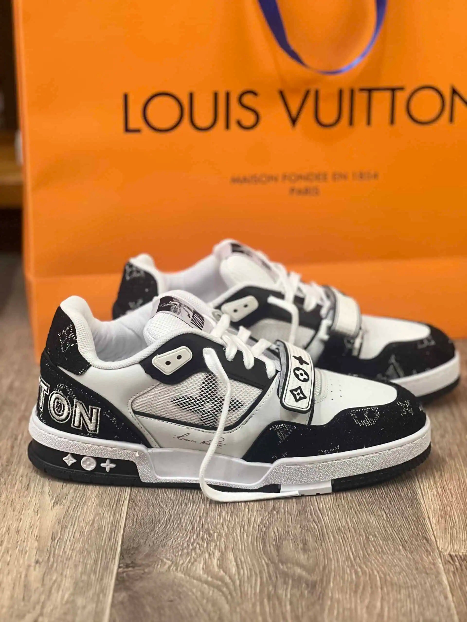 Παπούτσια Louis Vuitton – 7019 SALE
