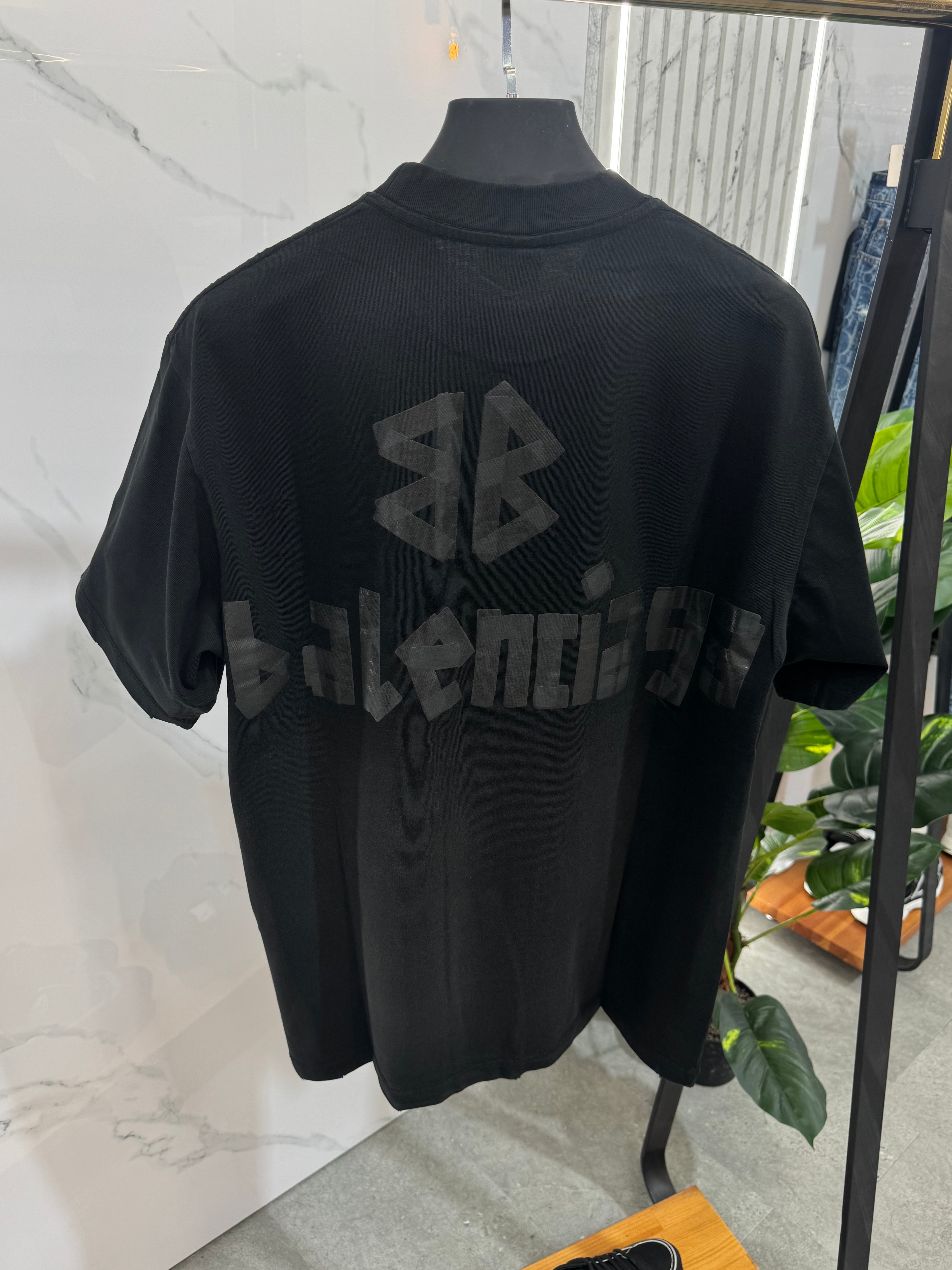 BALENCIAGA Tape Logo Oversized T-Shirt – Black - NEW1752