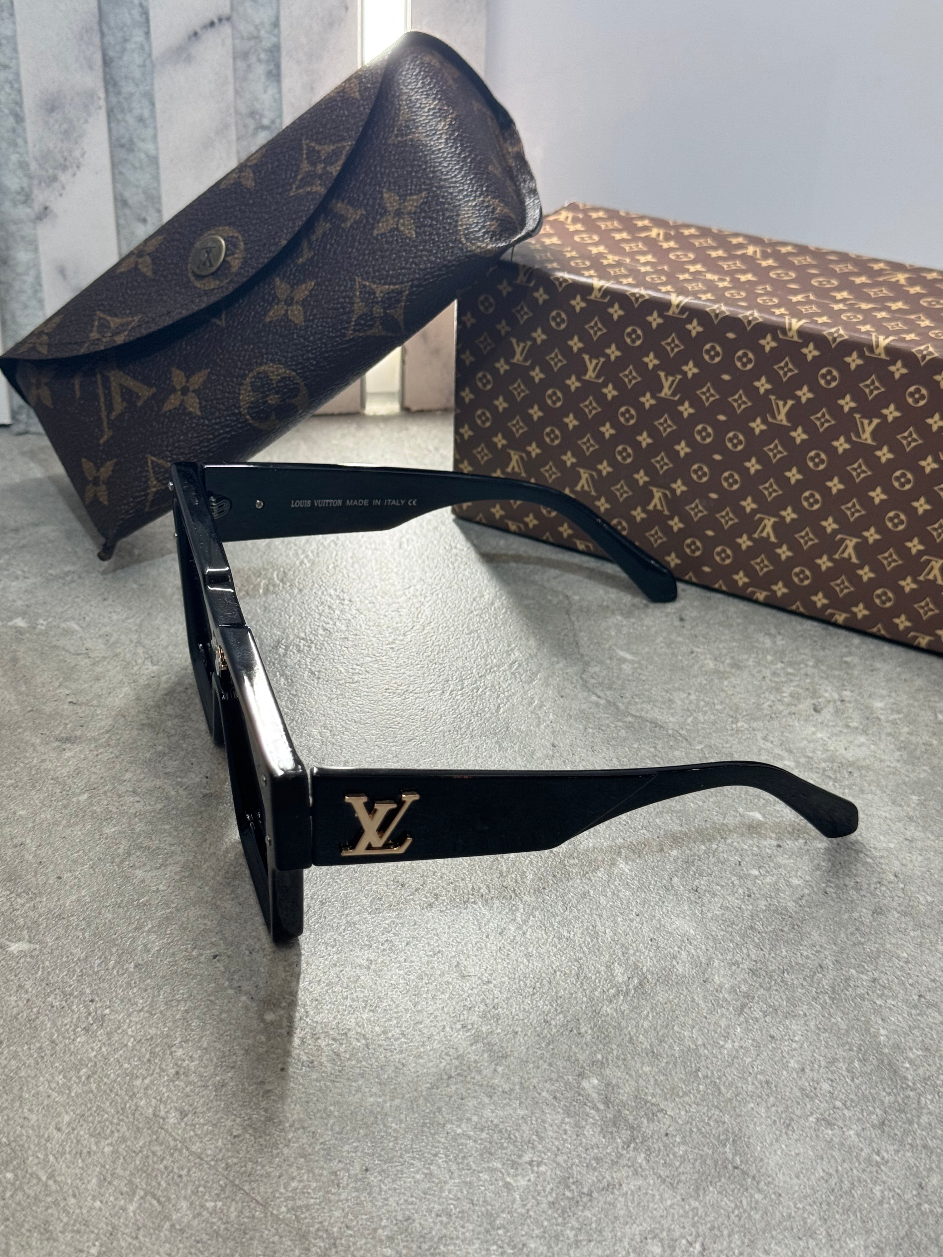 LOUIS VUITTON SUNGLASSE - NEW1561