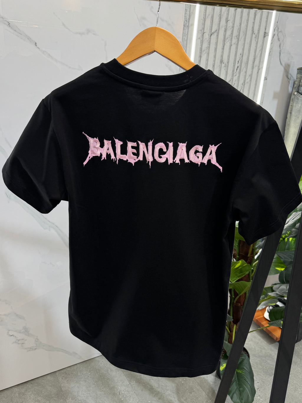 BALENCIAGA Metal Logo T-Shirt – Black / Pink - NEW1870