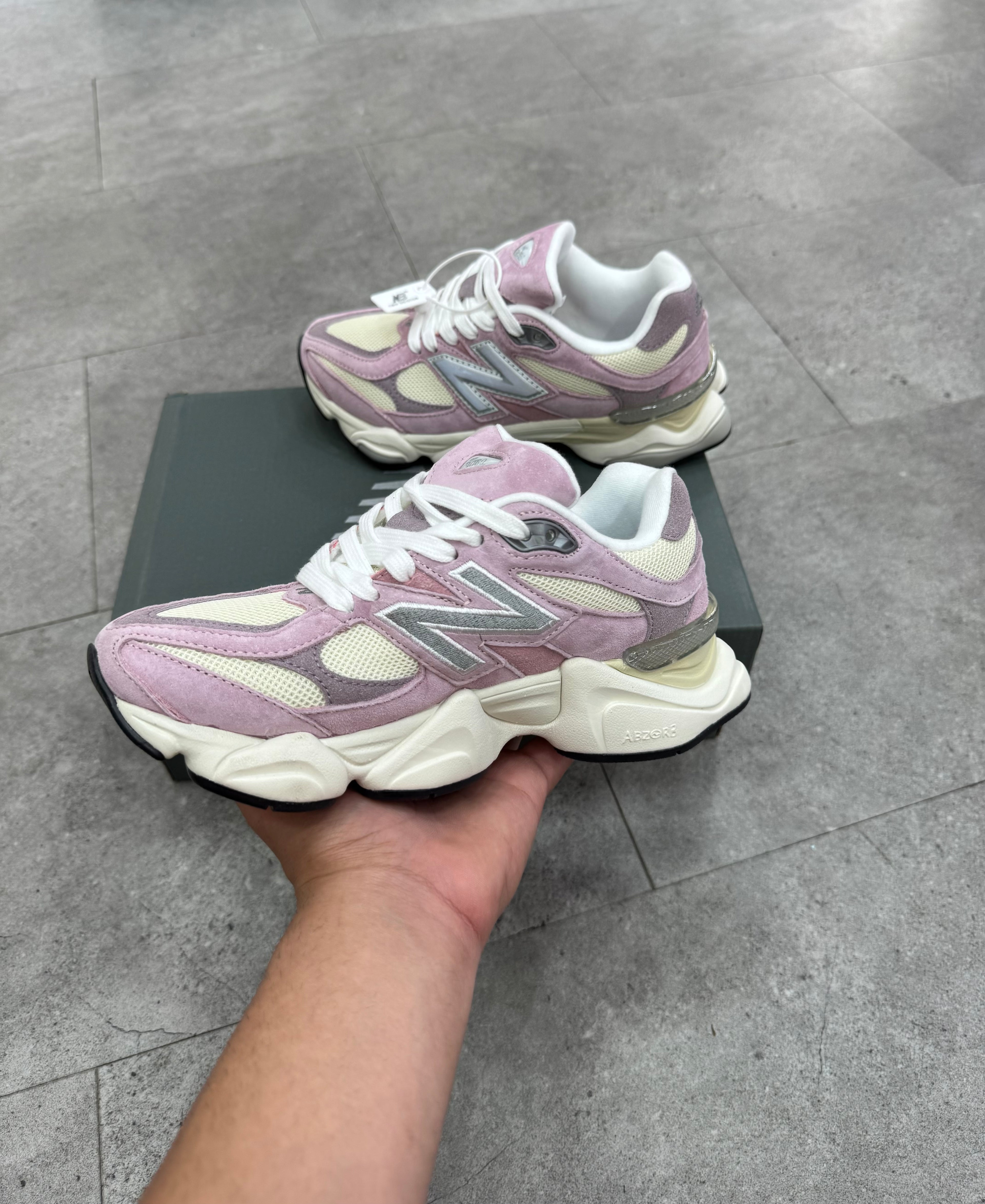 NEW BALANCE 9060 – Pink / Cream - NEW1806