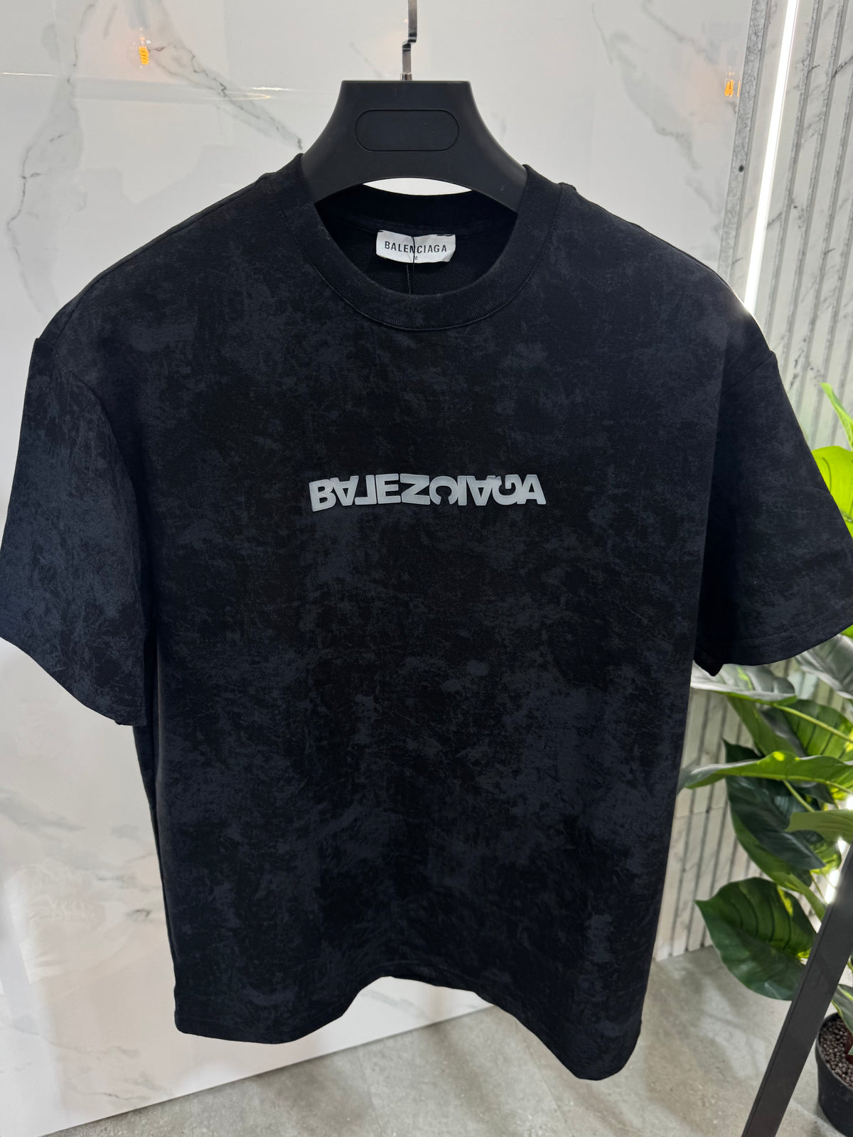 BALENCIAGA Acid-Wash Mirrored Logo T-Shirt – Black - NEW1919