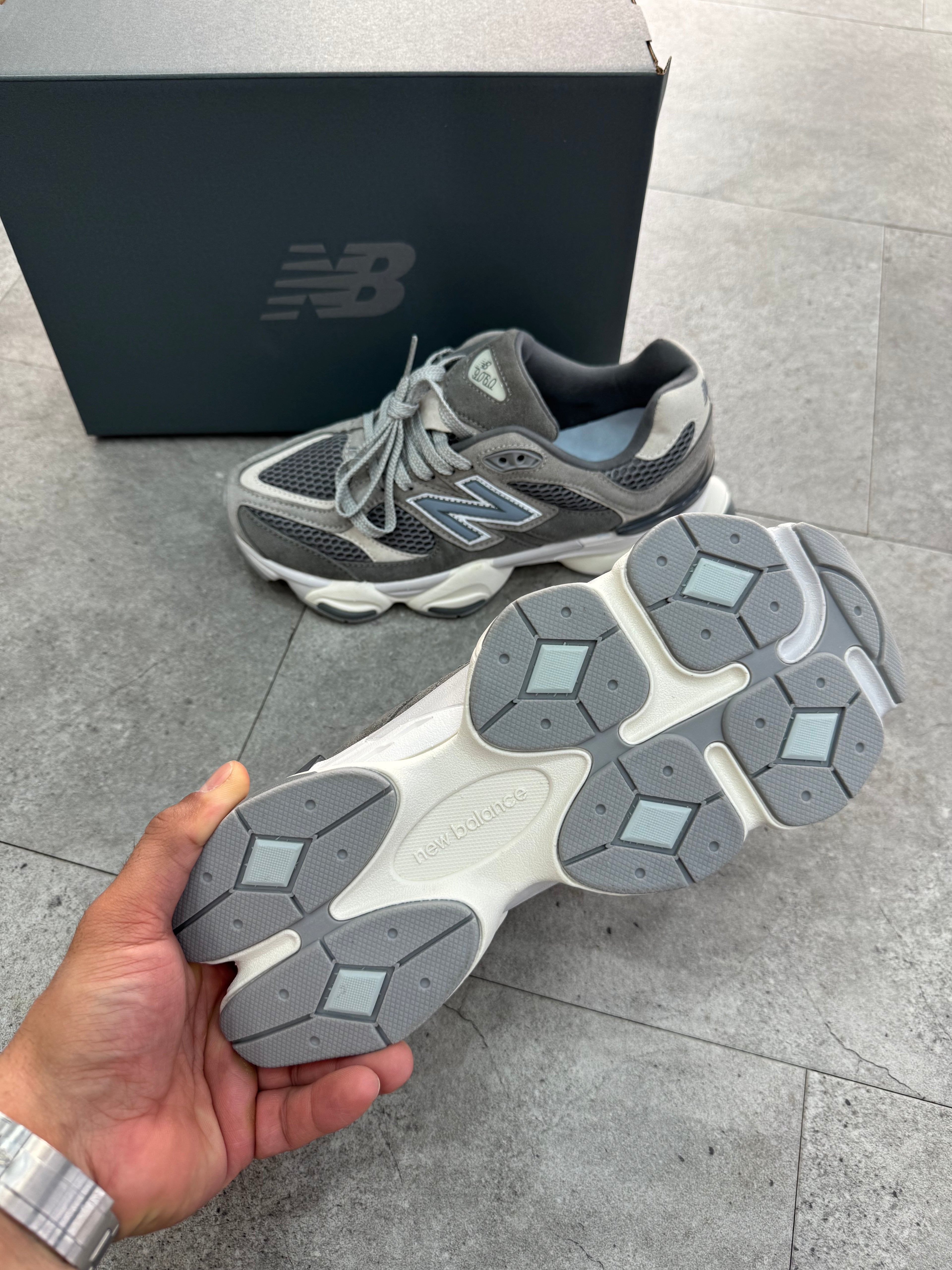 New Balance 9060 "Rain Cloud / Grey" - NEW1624