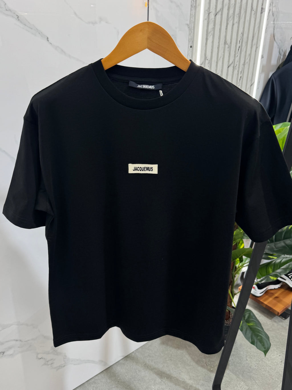 JACQUEMUS Logo Patch Ανδρικό T-Shirt – Black - NEW1729