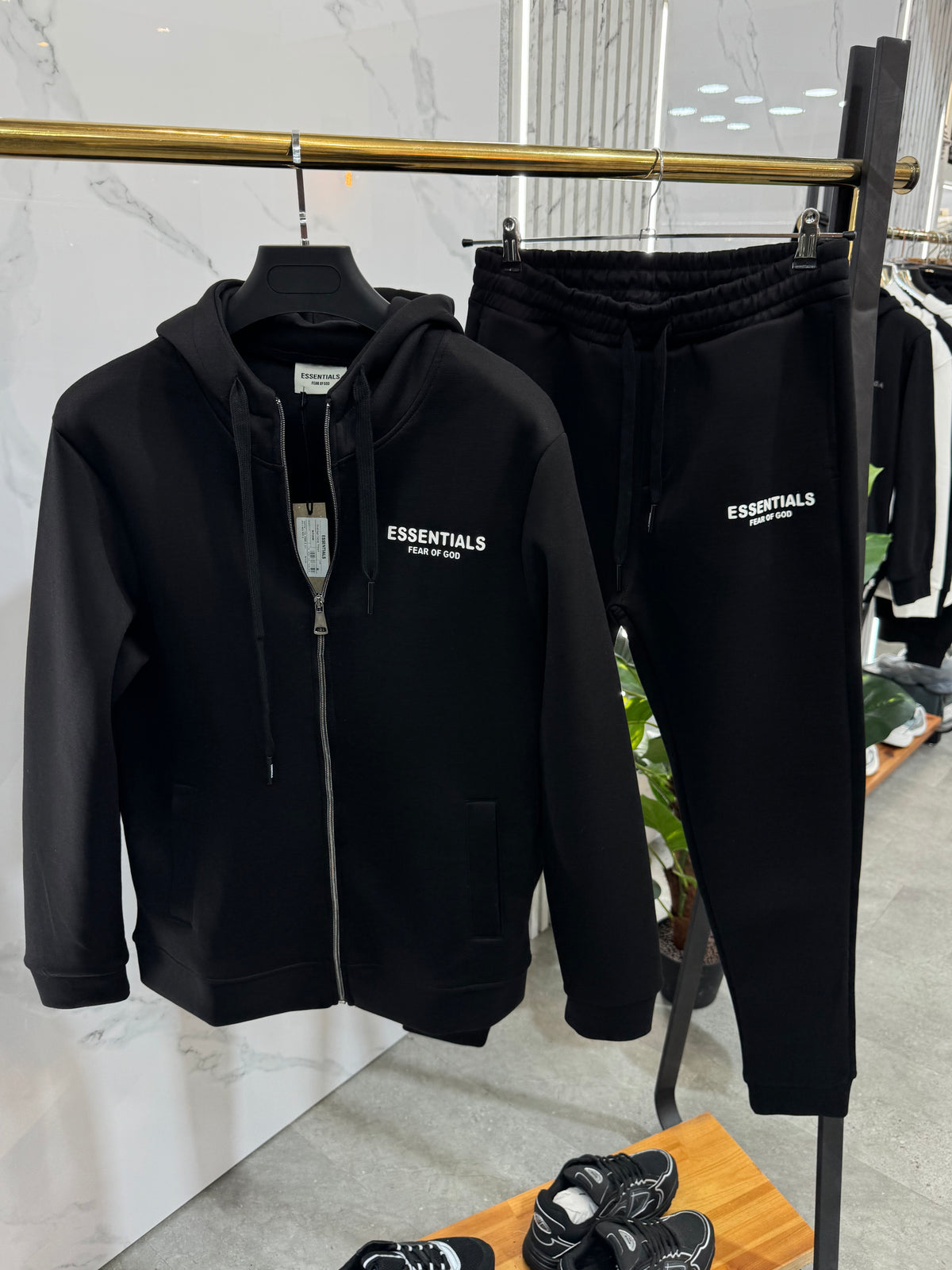 FEAR OF GOD ESSENTIALS Logo Printed Zipped Hoodie Tracksuit Set – Black - NEW1989
