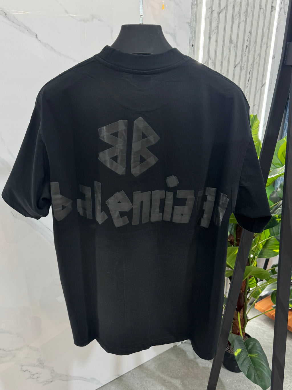BALENCIAGA Tape Logo Oversized T-Shirt – Black - NEW1752