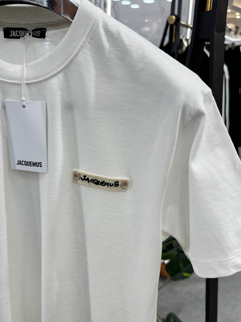 JACQUEMUS Logo Label T-Shirt – Off-White / Cream - NEW1962